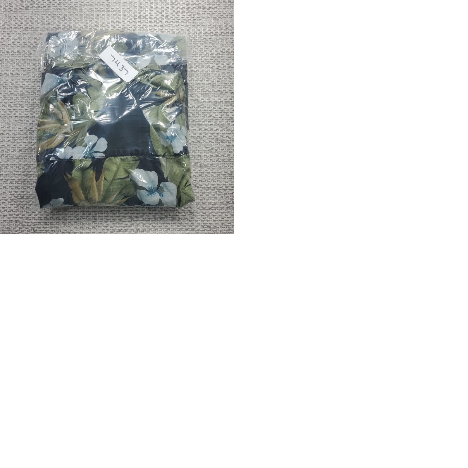 Tommy Bahama VINTAGE Tommy Bahama Hawaiian Shirt Mens 2XL Floral Tropical Button-Up 100% Silk Silk Shirt Men’s Short Sleeve Casual Beach Size US XXL / EU 58 / 5 - 9 Thumbnail