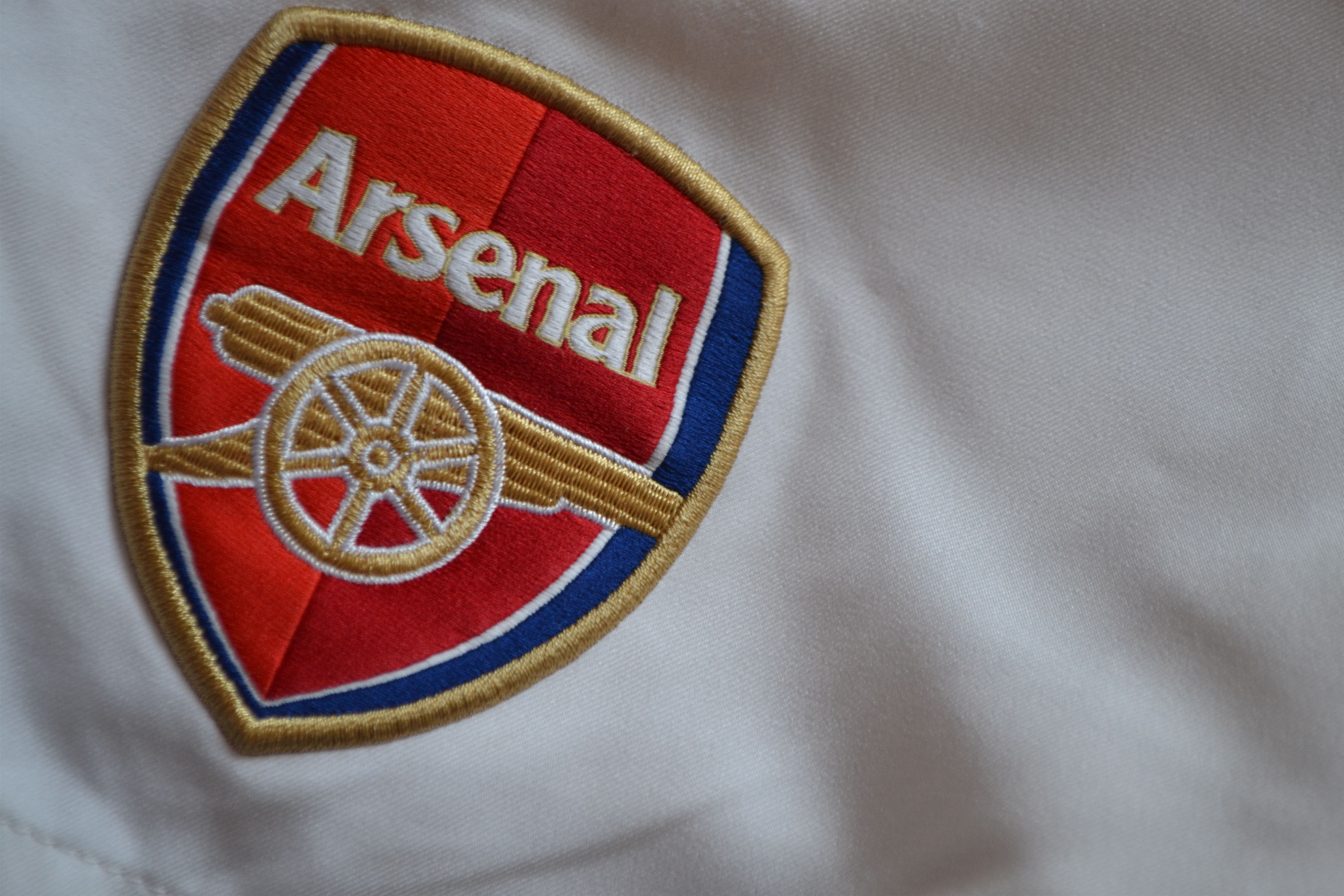 Nike Arsenal London Vintage 2010 2011 Football Shorts Soccer Size US 36 / EU 52 - 7 Thumbnail