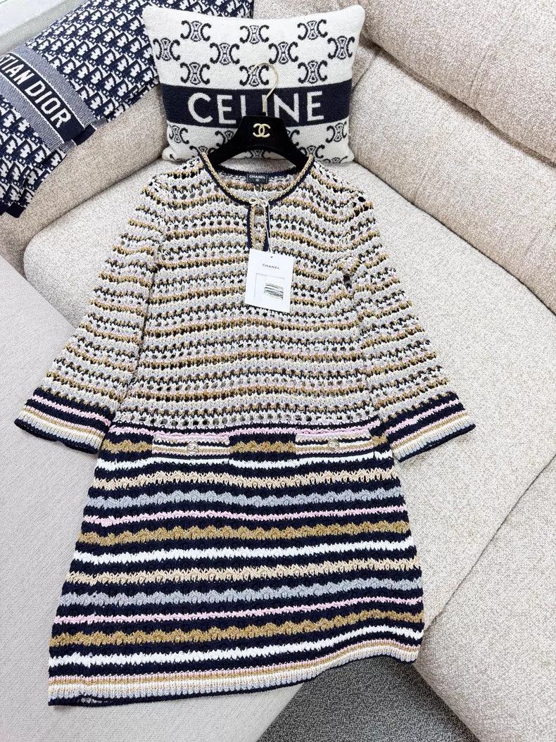 Chanel Chanel Gold-plated fine-flashed bow button dress Size XS / US 0-2 / IT 36-38 - 2 Thumbnail