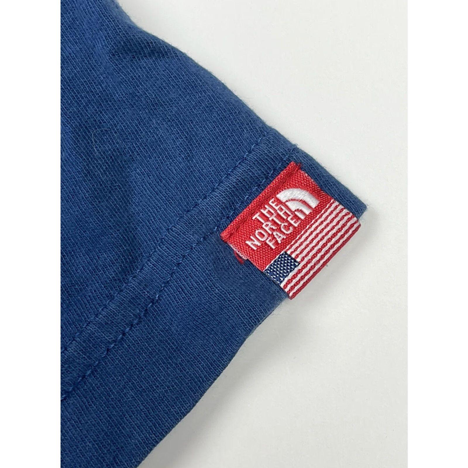 The North Face The North Face Mens T-Shirt Short Sleeve Crew Neck Blue Logo USA Flag Sz M Regular All Seasons Outdoor Size US M / EU 48-50 / 2 - 3 Thumbnail