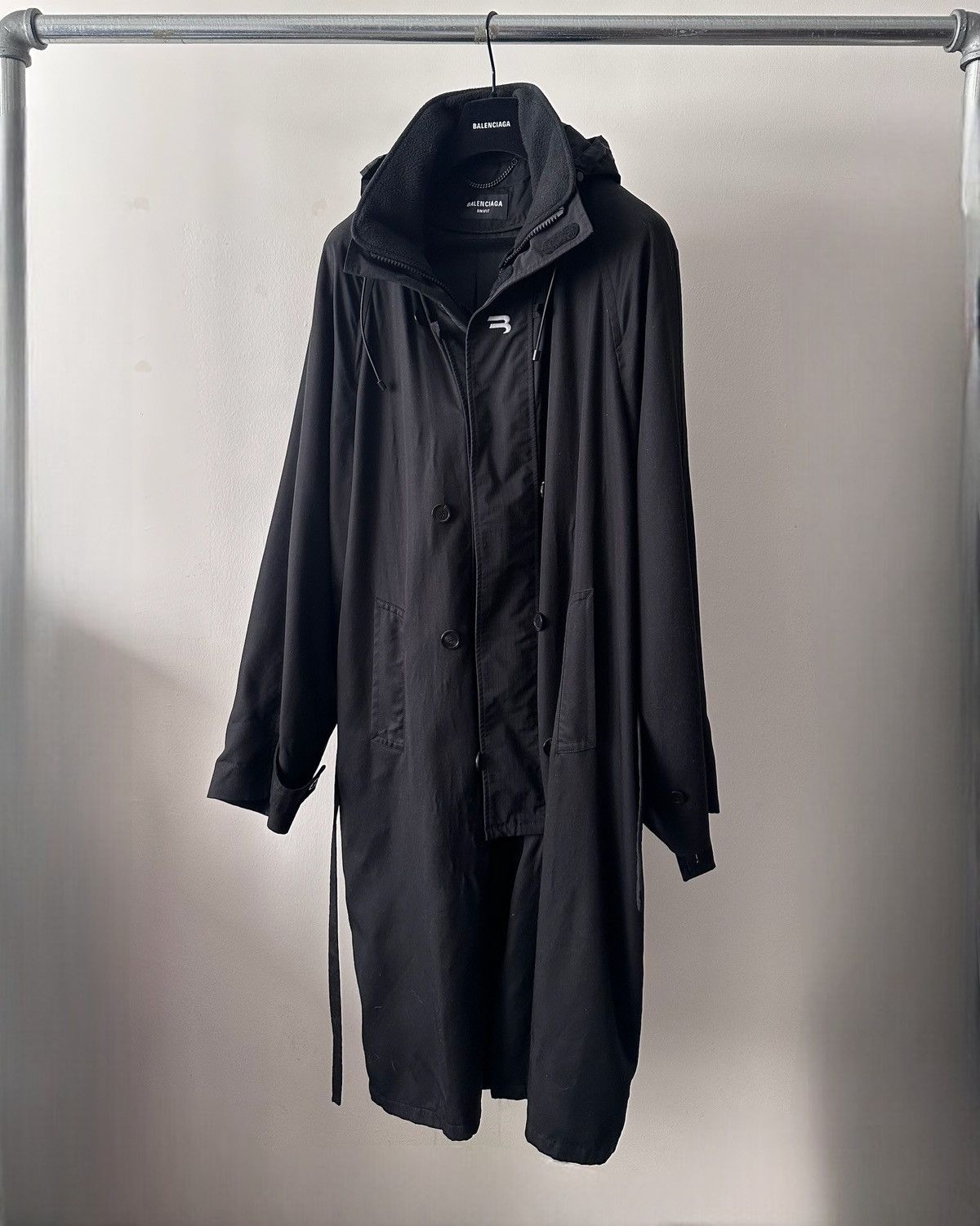 image of Balenciaga Ss21 Sporty B Trench in Black, Men's (Size Small)