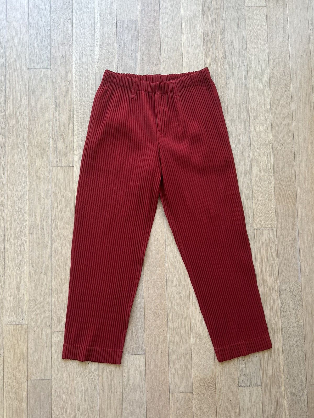 Image of Homme Plisse Issey Miyake Issey Miyake Homme Plisse - Red Pleated Trousers, Men's (Size 30)