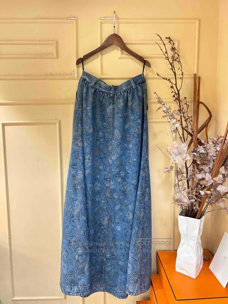 Chanel Chanel Floral graffiti denim skirt Size 24" / US 00 / IT 34 - 2 Thumbnail