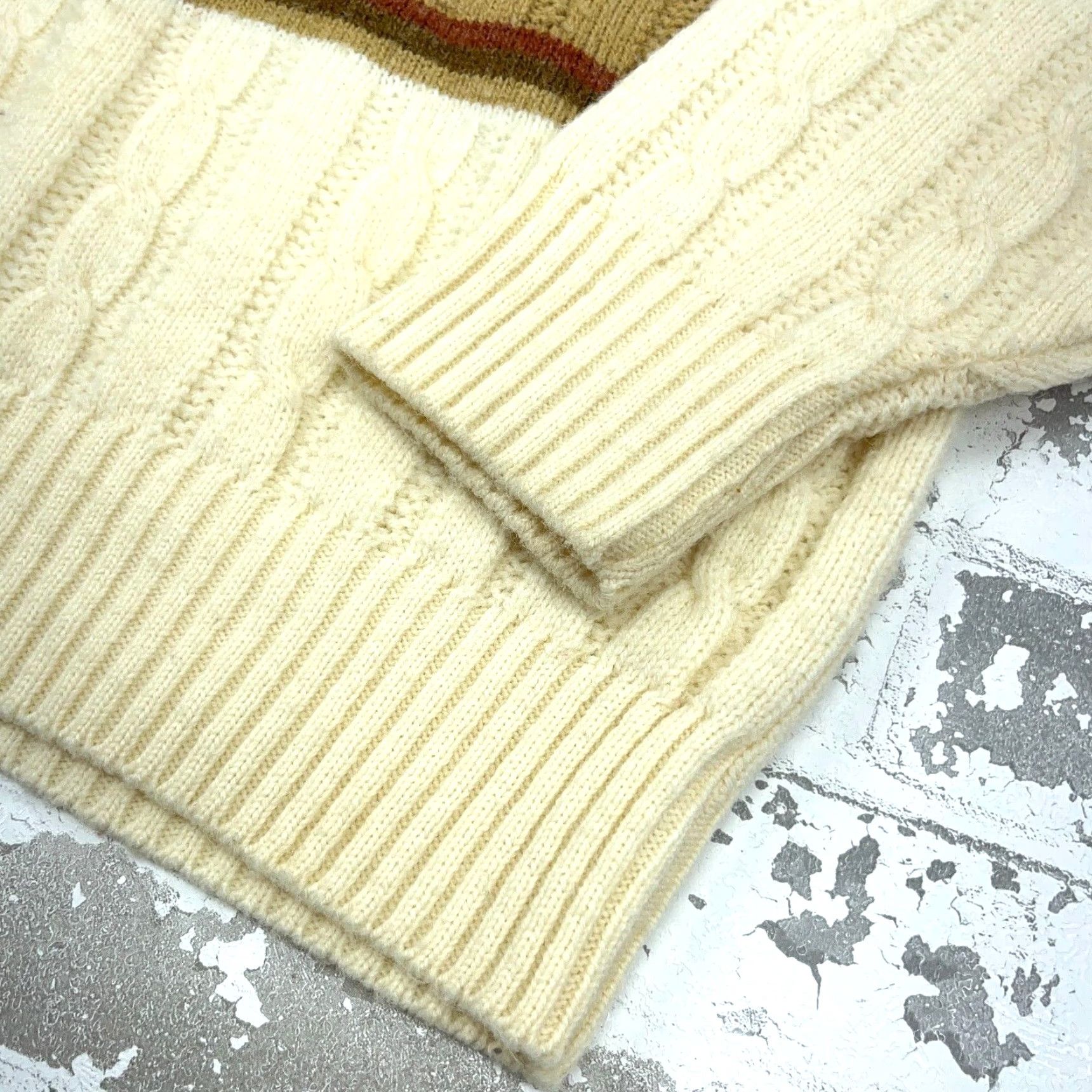 Jantzen Vintage Jantzen Men's Sweater L Cable Knit Brown Acrylic V-Neck Classic Pullover Fall Winter Seasonal Size US L / EU 52-54 / 3 - 3 Thumbnail