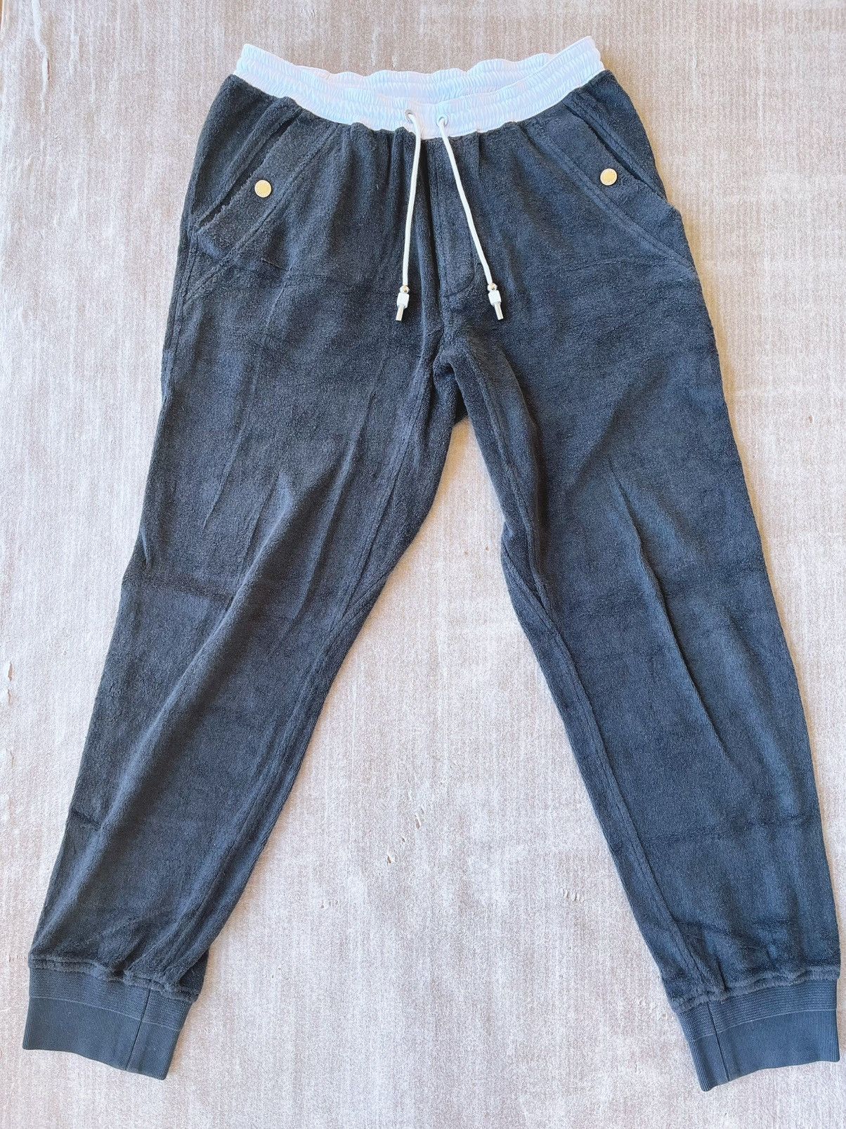 Louis Vuitton Louis Vuitton casual fashion pants Size US 31 - 1 Thumbnail