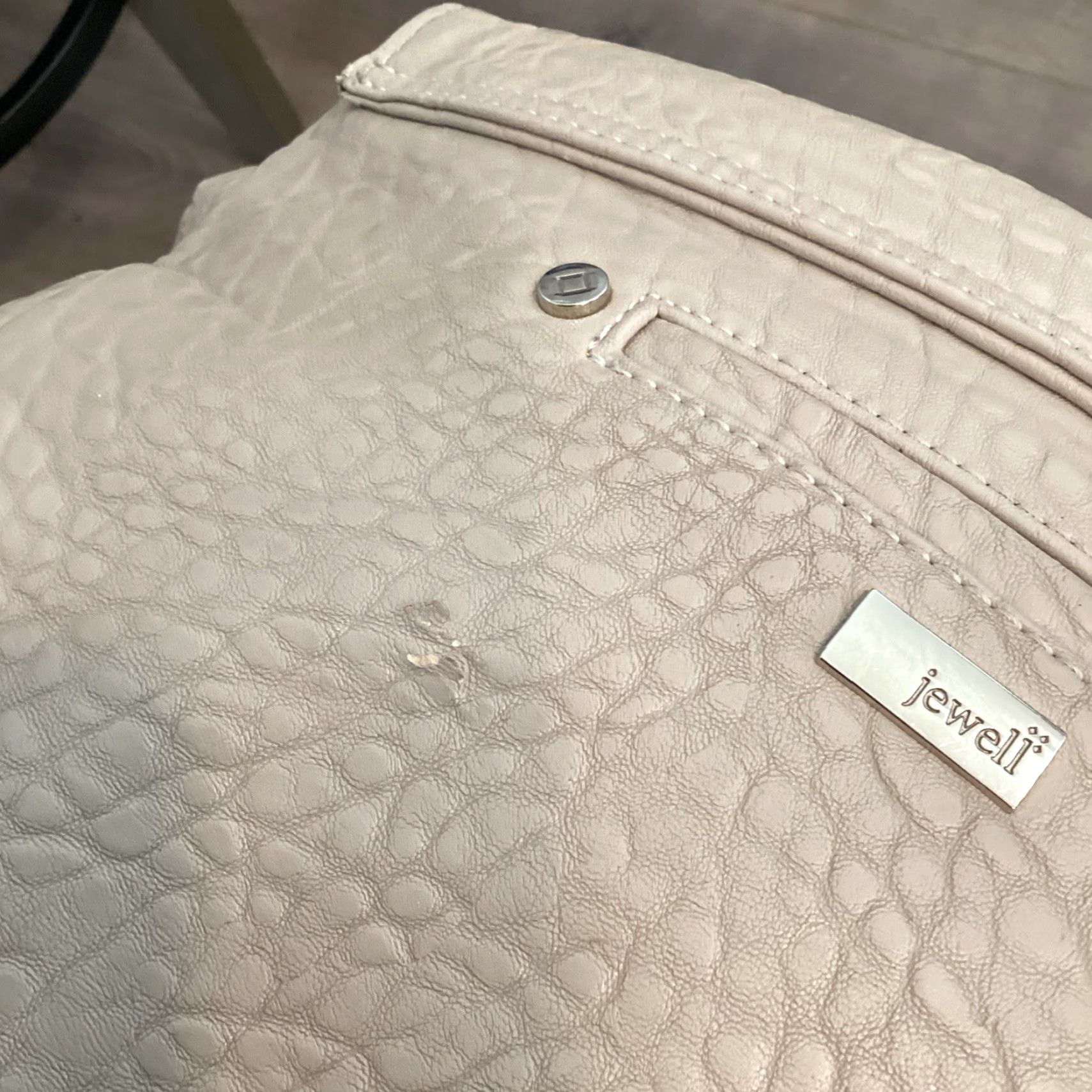Vintage Thirty-One Jewell® Large Beige Faux Leather Tote Handbag with Magnetic Flap - Elegant Business & Casual Accessory for Women Size ONE SIZE - 6 Thumbnail