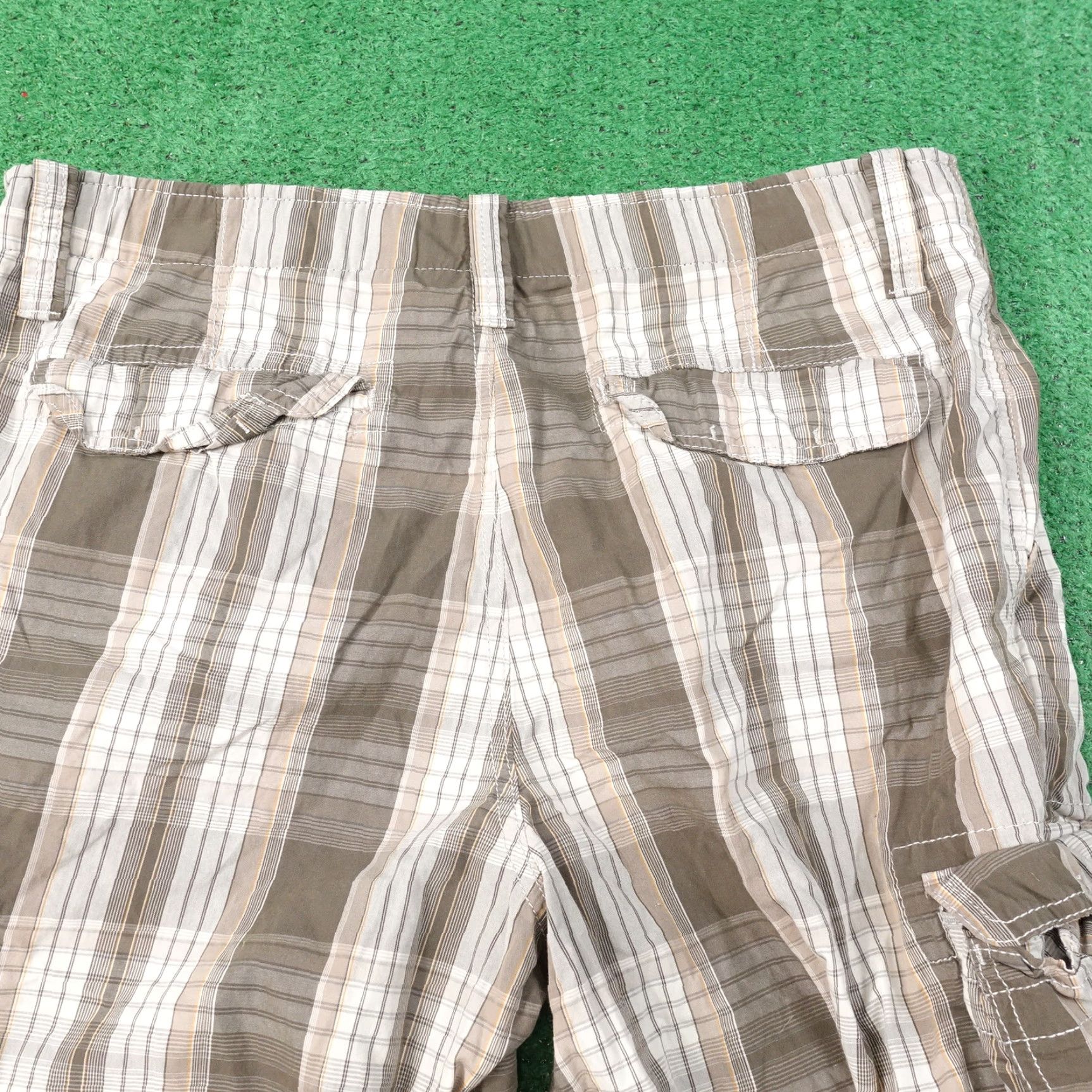 Roundtree & Yorke ROUNDTREE & YORKE MENS CARGO SHORTS PLAID 35 Multicolor Regular Inseam 10in Mens Size US 35 - 4 Thumbnail