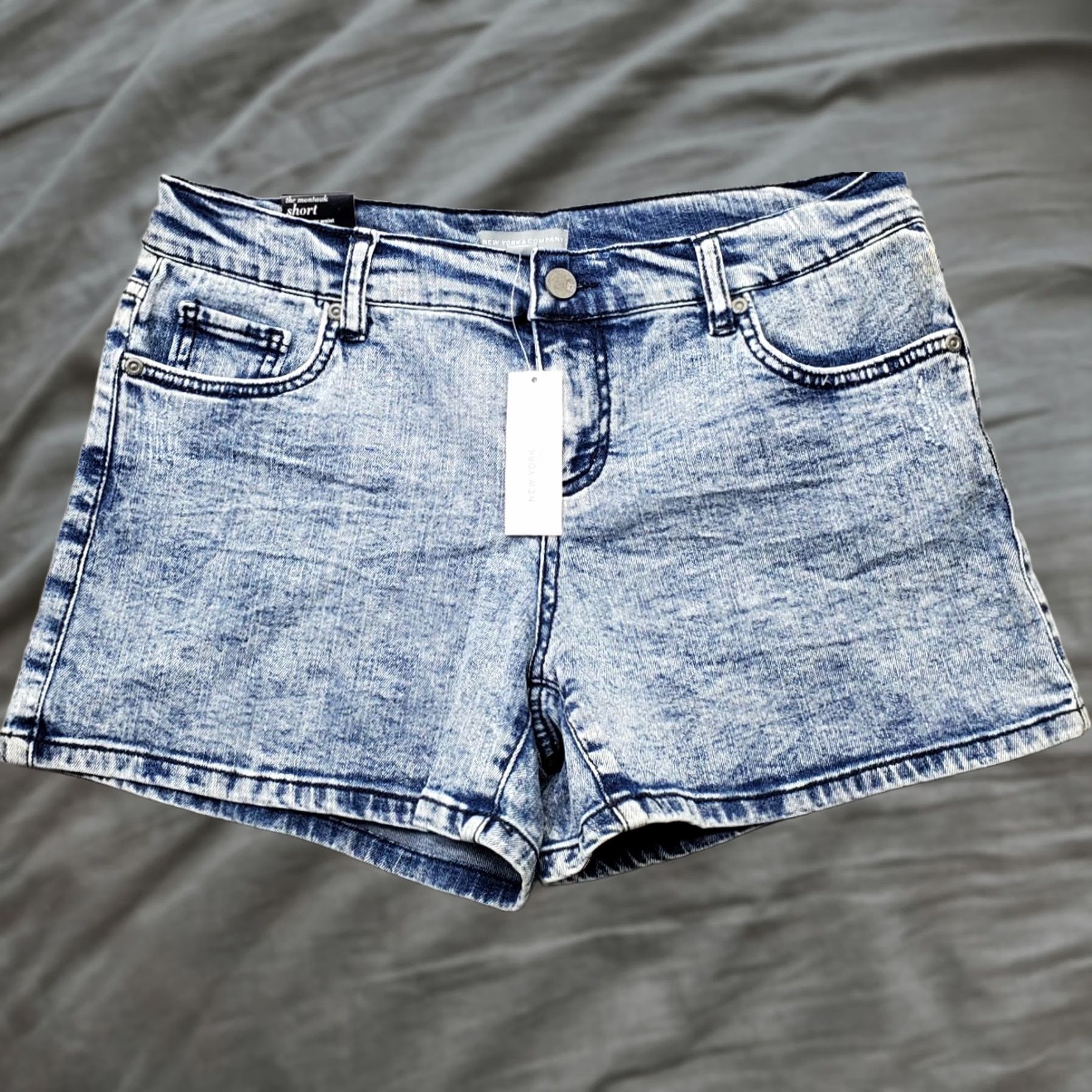 Vintage New York & Company Montauk Jeans Shorts Womens 6 Blue Denim Stretch Lower Waist 5-Pocket Design 3.75 Inseam Casual Outdoor Mens Womens Girls Size 28" / US 6 / IT 42 - 1 Thumbnail