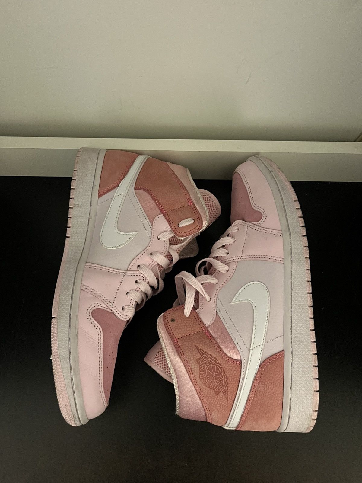 Jordan Brand Air Jordan 1 Mid Digital Pink Women’s 10.5 CW5379-600 Size US 10.5 / IT 40.5 - 2 Thumbnail