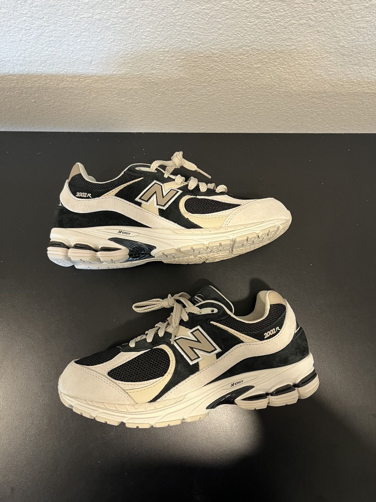 New Balance New balance 2002r black beige Size US 9.5 / EU 42-43 - 2 Thumbnail