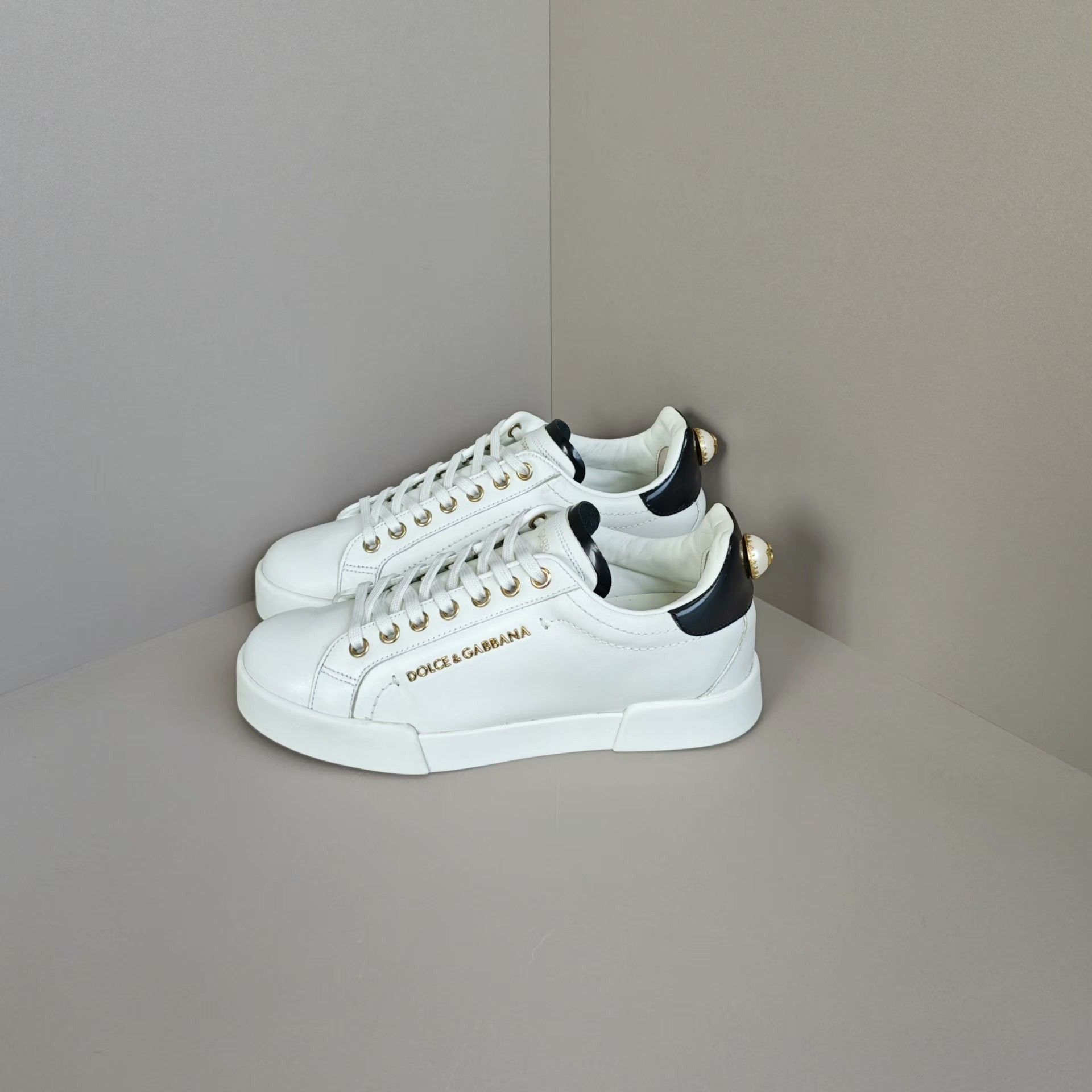 Dolce & Gabbana Dolce & Gabbana Lowtop Sneakers us_6 Women Size US 6 / IT 36 - 1 Thumbnail