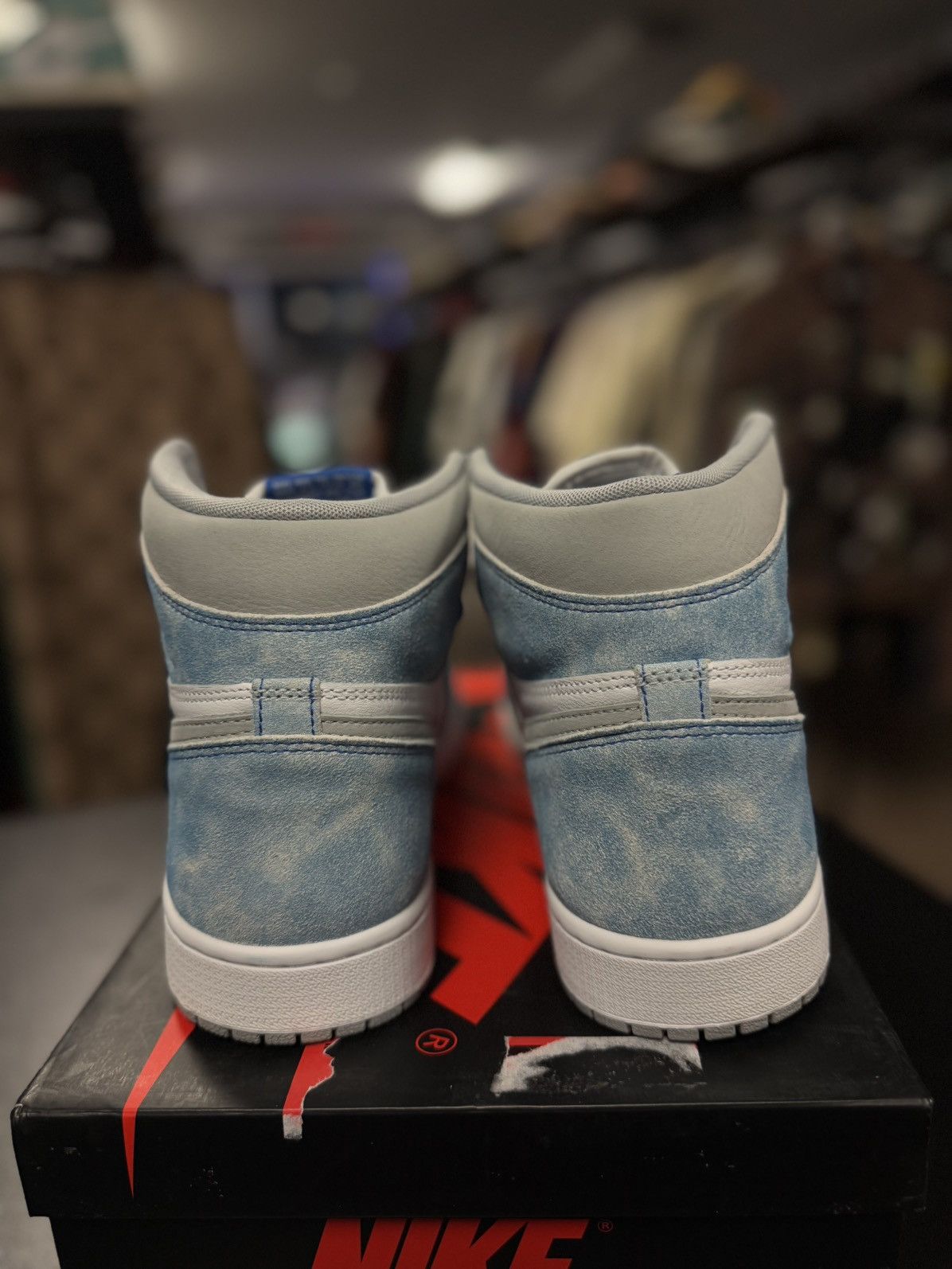 Jordan Brand × Nike Jordan 1 Hyper Royal Blue Size 12 W/ BOX (555088-402) Size US 12 / EU 45 - 5 Thumbnail