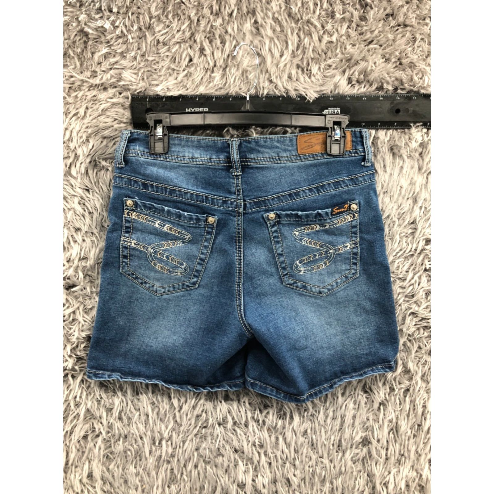 Vintage Seven7 Bermuda Shorts Womens Size 6 Mid Rise Medium Wash Blue Bermuda Shorts Womens Size 6 Mid Rise Medium Wash Blue Size 28" / US 6 / IT 42 - 4 Thumbnail