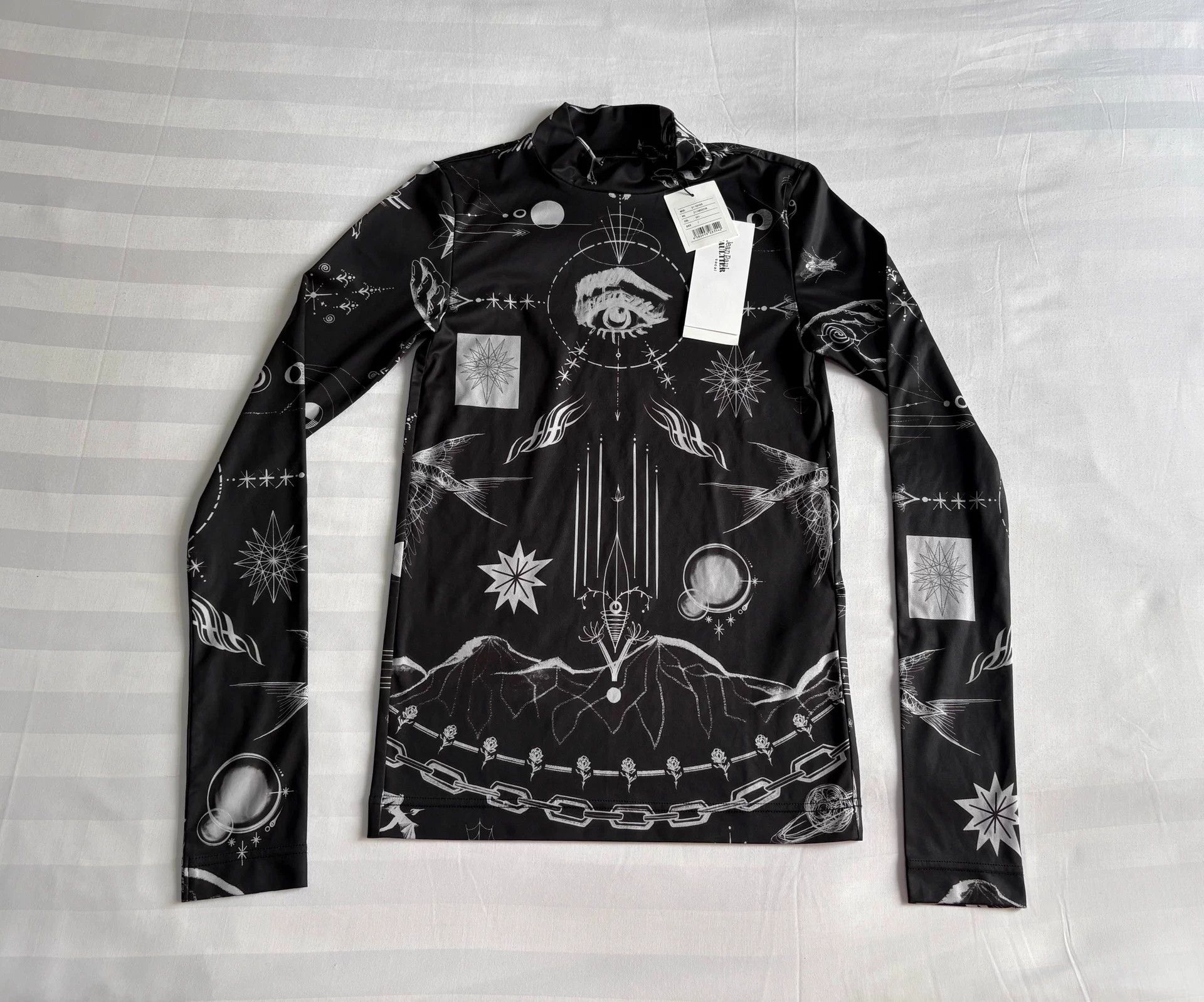 Jean Paul Gaultier Jean Paul Gaultier x Sacai Fitted Tattoo Print Top New SZ1 Size S / US 4 / IT 40 - 1 Thumbnail