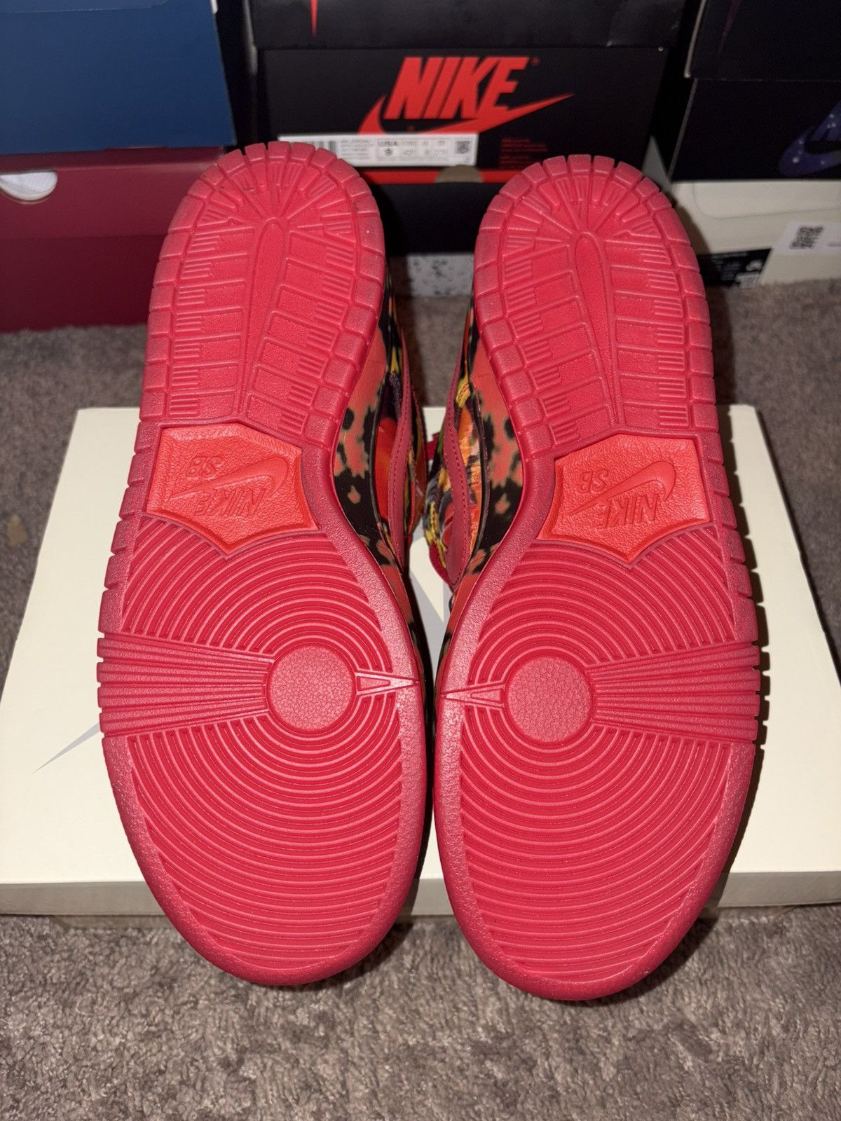 Nike Nike SB Dunk Low "Poppy Field" (2024) Size US 9 / EU 42 - 5 Thumbnail