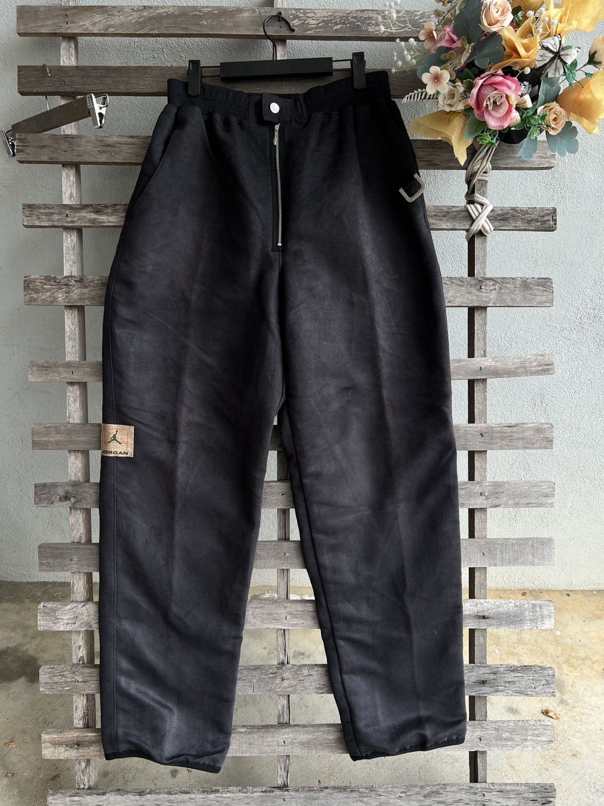 Jordan Brand Vintage Jordan Sweatpants Size US 34 / EU 50 - 2 Thumbnail