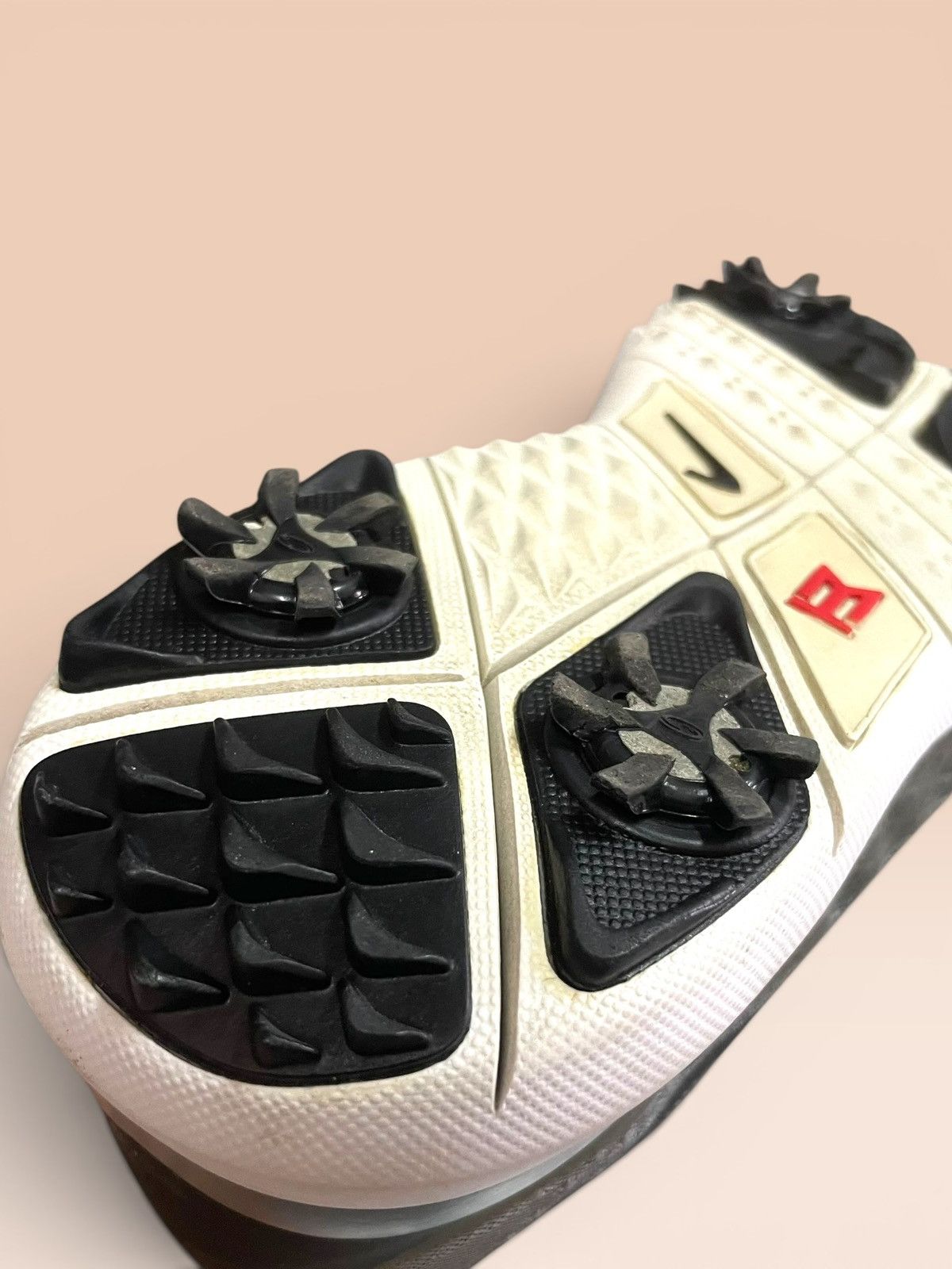 Nike × Tiger Woods Nike X Tiger Woods TW15 "Metallic Silver" Size US 8 / EU 41 - 20 Thumbnail