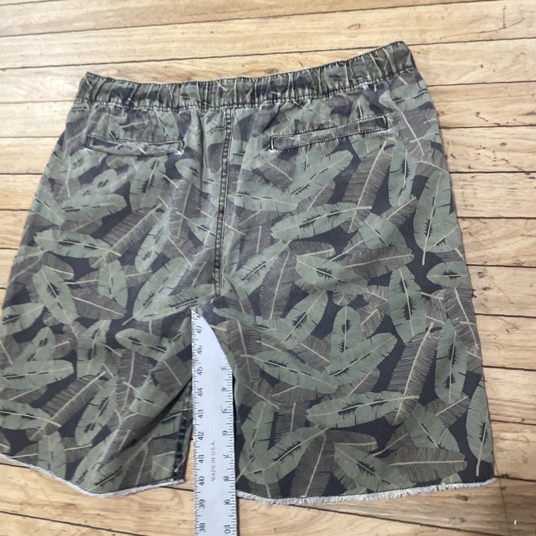 Vintage VINTAGE ARIZONA Jeans Raw Hem y2k Shorts Mens 36x9 Floral Green Drawstring Grunge Tear Size US 36 / EU 52 - 6 Thumbnail