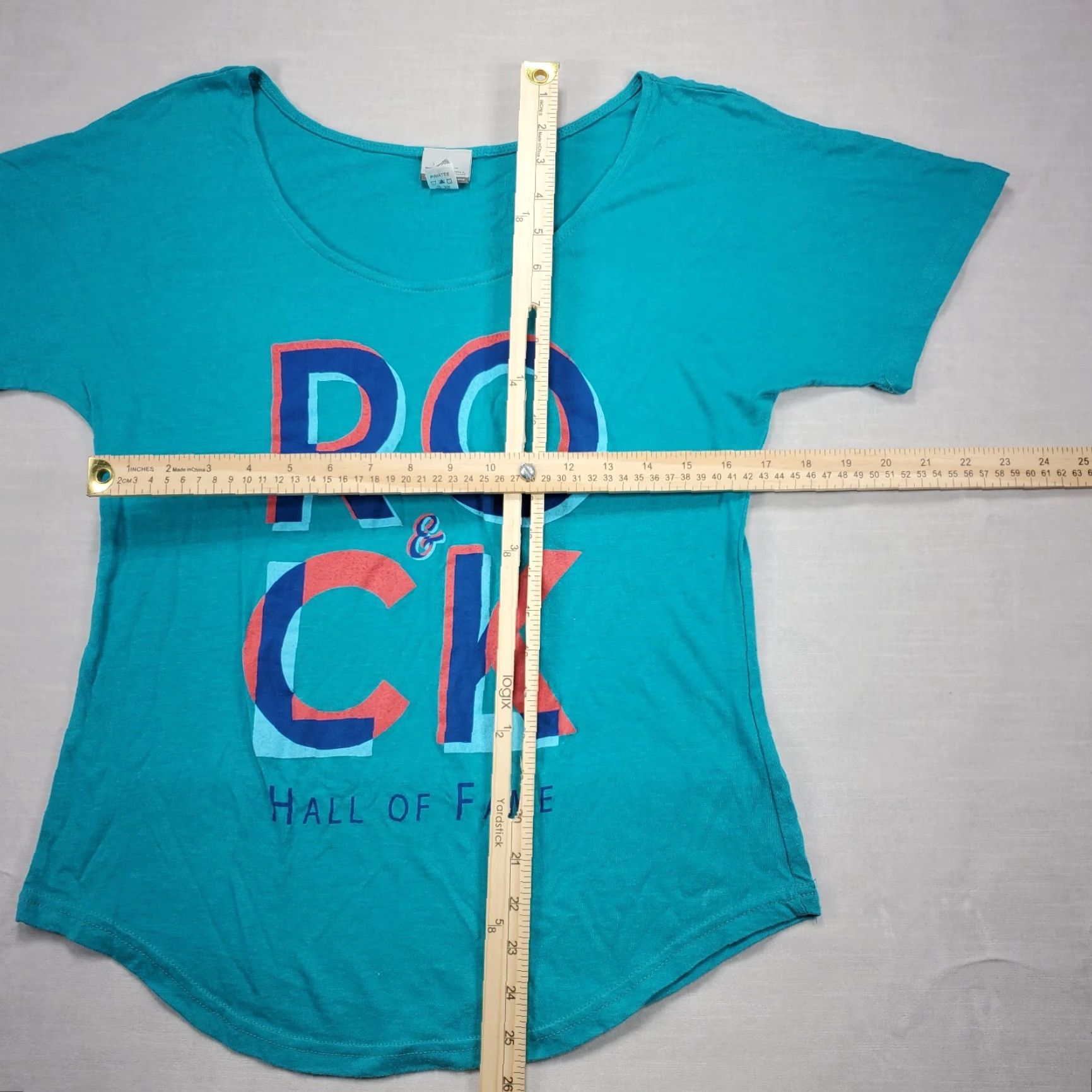 Vintage ROCK AND ROLL HALL OF FAME Museum Shirt Ladies Small Womens T Shirt Size S / US 4 / IT 40 - 3 Thumbnail