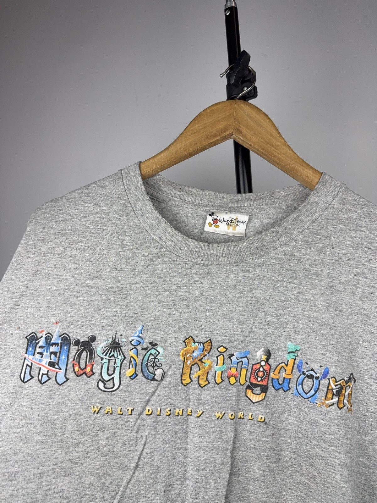 Disney Vintage 90s Retro Walt Disney World Magic Kingdom T-Shirt Size US XL / EU 56 / 4 - 4 Thumbnail
