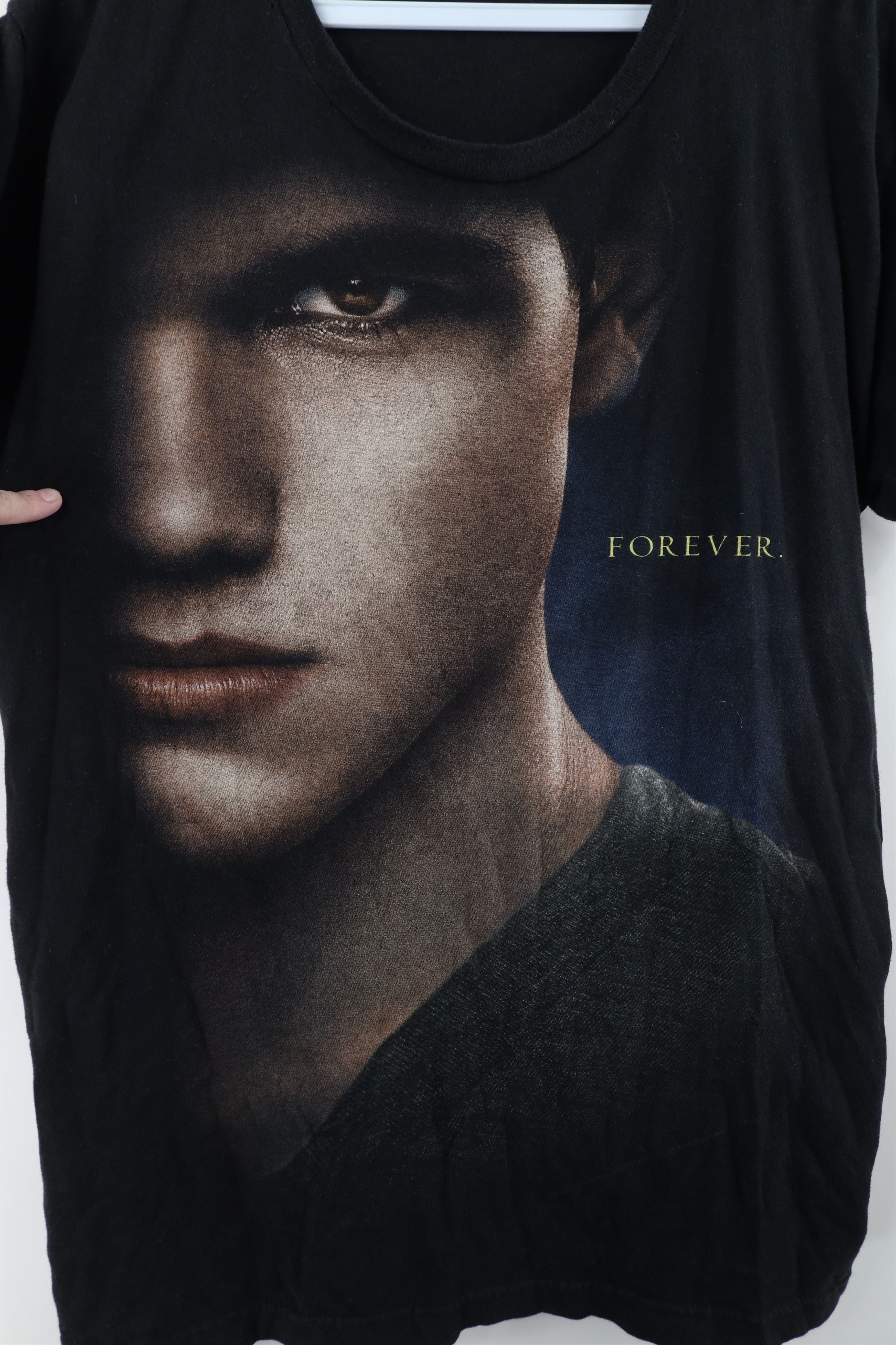 Vintage Vintage Spell Out Forever Jacob Bella Twilight T-Shirt Black Size L / US 10 / IT 46 - 5 Thumbnail