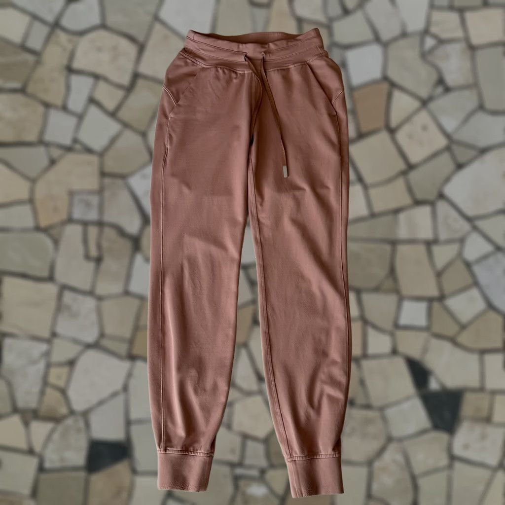 Lululemon Lululemon Ready to Rulu Jogger Women’s 2 Pant Light Peach Regular Inseam 30 Pockets Elastic Waist Size 26" / US 2 / IT 38 - 1 Thumbnail