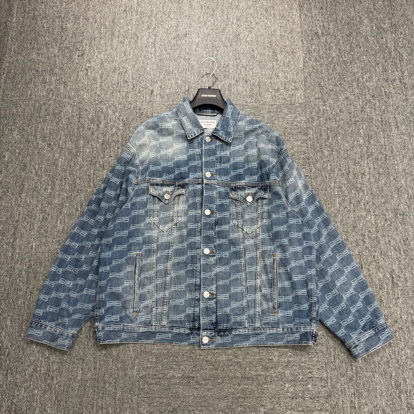 Balenciaga Balenciaga Lock Print Denim Jacket S Size US S / EU 44-46 / 1 - 1 Thumbnail