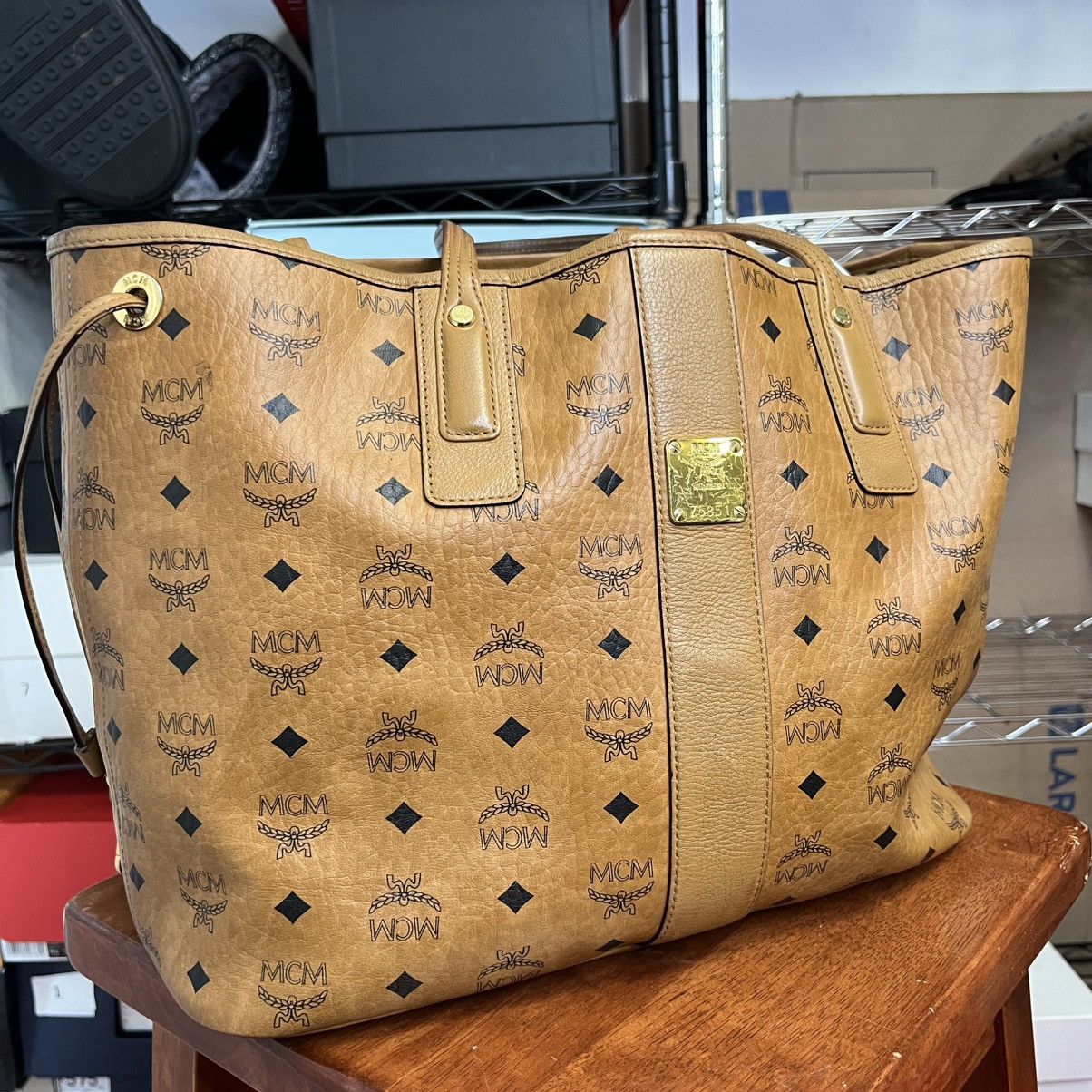 MCM MCM Medium Reversible Liz Shopper in Visetos Cognac Size ONE SIZE - 1 Thumbnail