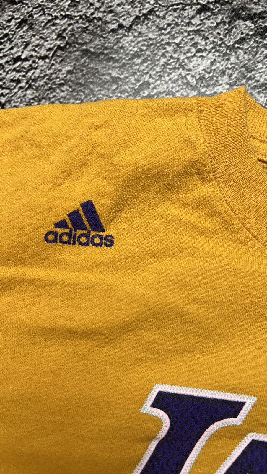 Adidas Y2k 00’s Los Angeles Lakers NBA Kobe Bryant adidas t shirt Size US L / EU 52-54 / 3 - 6 Thumbnail