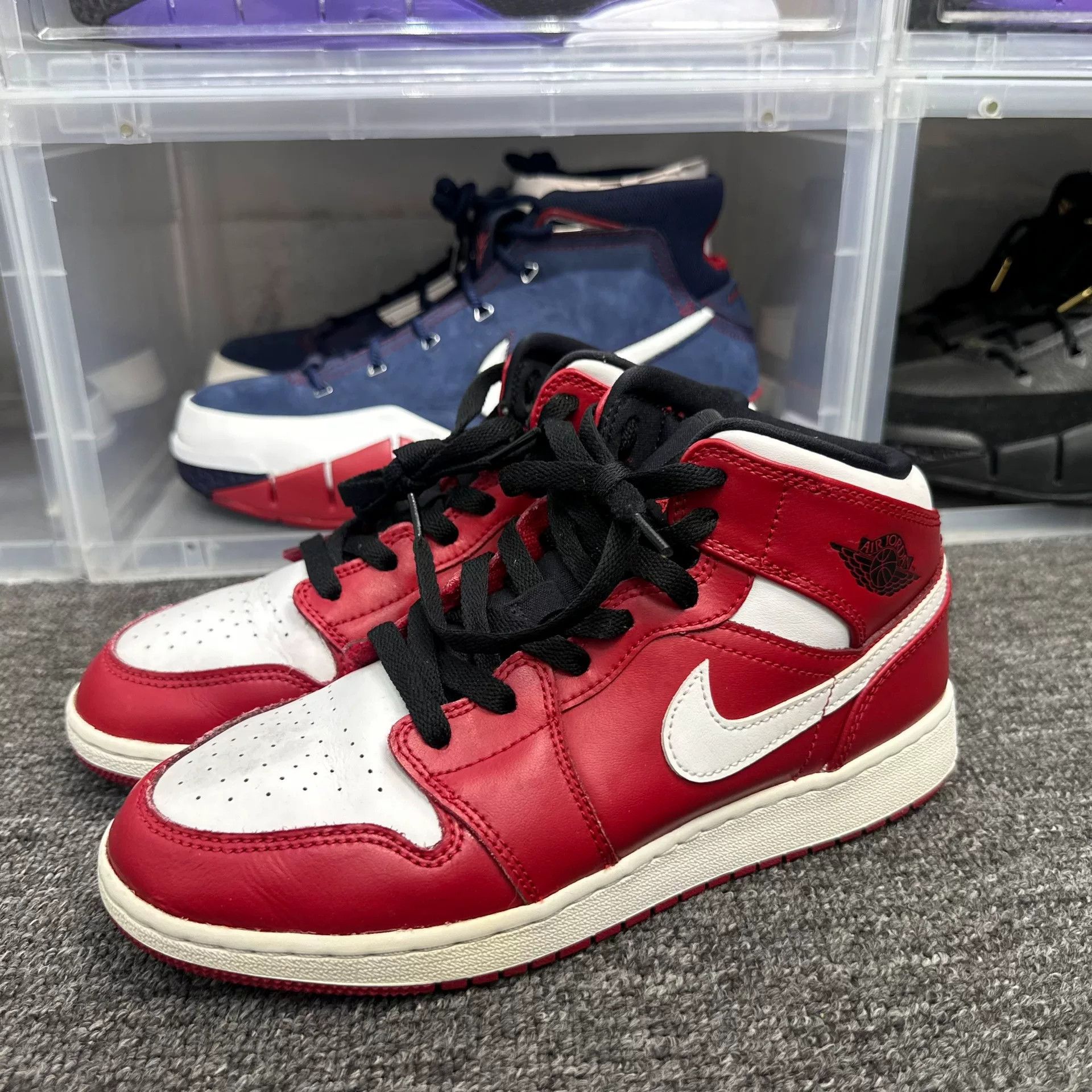 Nike Nike Red Lowtop Sneakers 5.5 Men Size US 5.5 / EU 38 - 1 Thumbnail