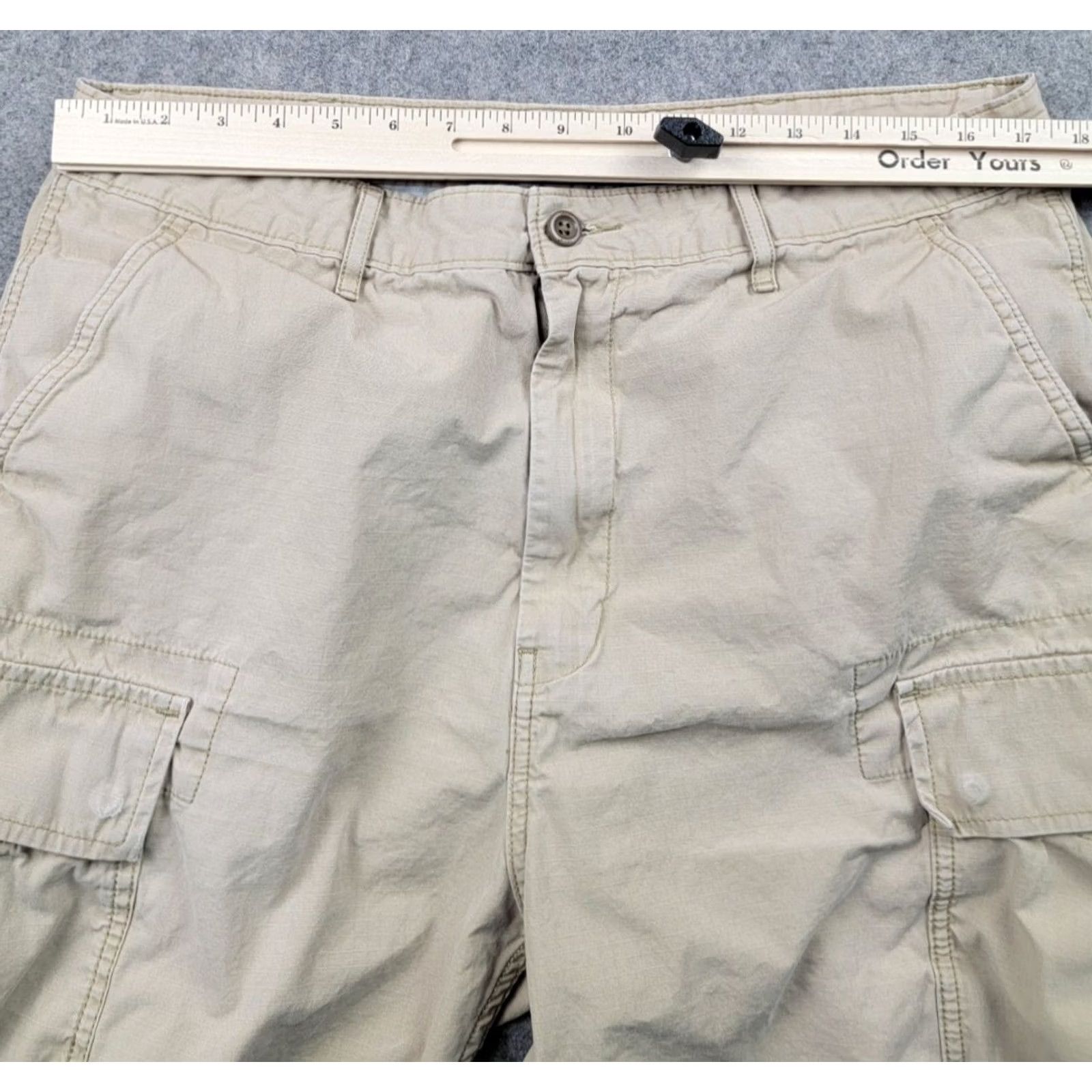 Levi's Levis Cargo Shorts Mens 36 Tan Cargo Inseam 8" Outdoor Casual Size US 36 / EU 52 - 3 Thumbnail