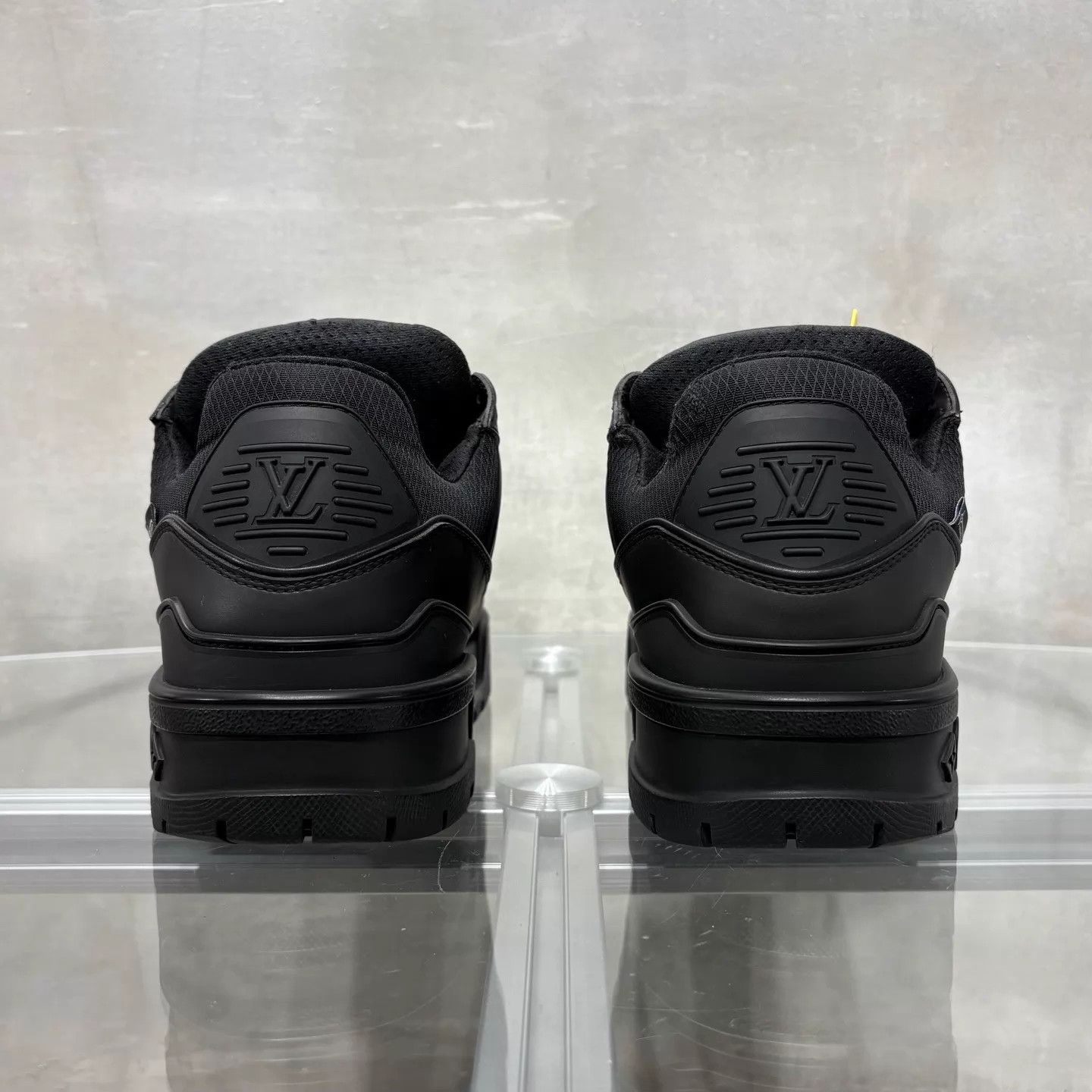 Louis Vuitton LV Trainer Ski Series Black UK7 (41) Size US 8 / EU 41 - 6 Thumbnail