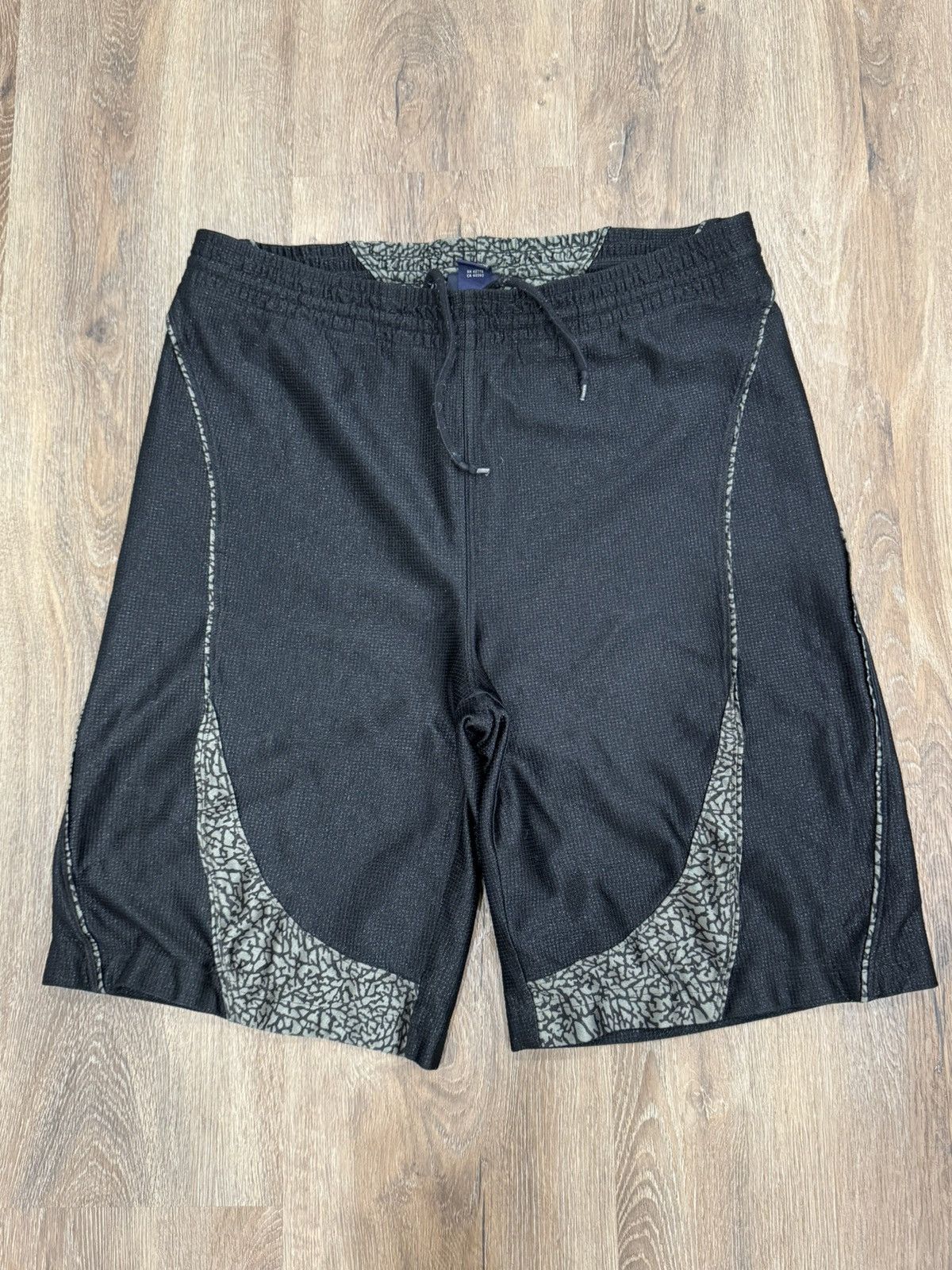 Other Champs cement basketball shorts Size US 33 - 1 Thumbnail