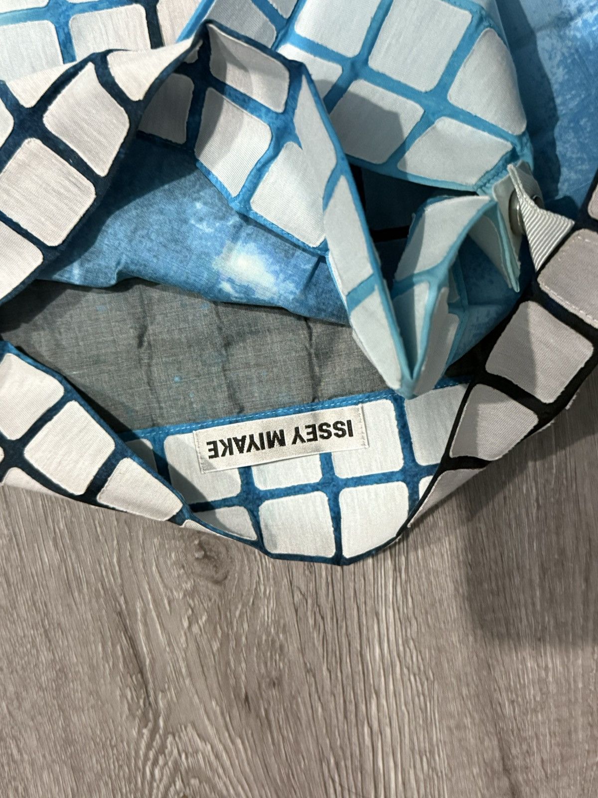 Issey Miyake CATWALK IMAGERY: ISSEY MIYAKE S/S 18 WOMENSWEAR Size S / US 4 / IT 40 - 7 Thumbnail