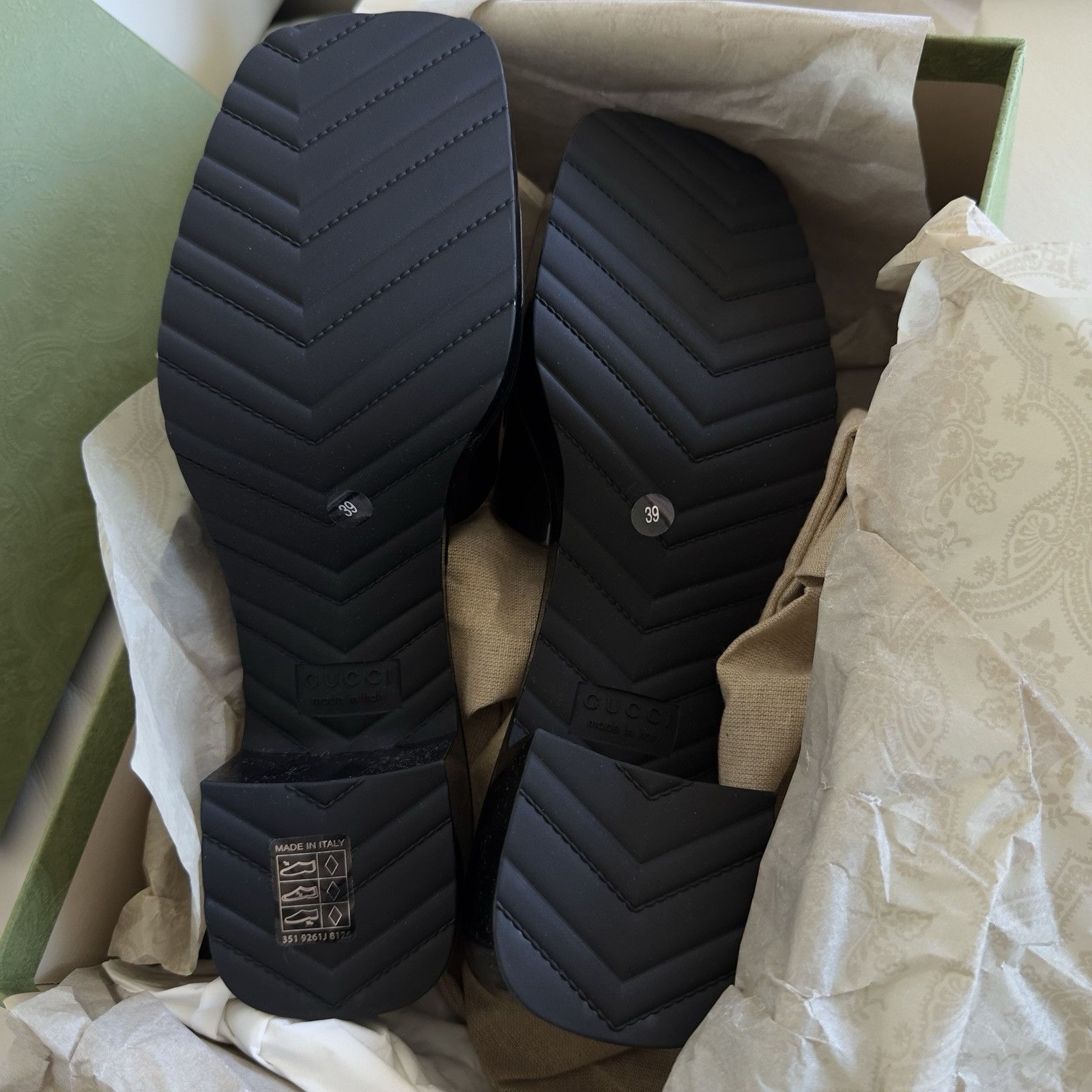 Gucci NEW GUCCI BLACK Rubber Logo Platform Block Heel Slide Sandal Size US 9 / IT 39 - 7 Thumbnail