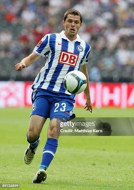 Nike HERTHA BERLIN 2009 2010 HOME FOOTBALL SHIRT SOCCER JERSEY Size US XL / EU 56 / 4 - 13 Thumbnail