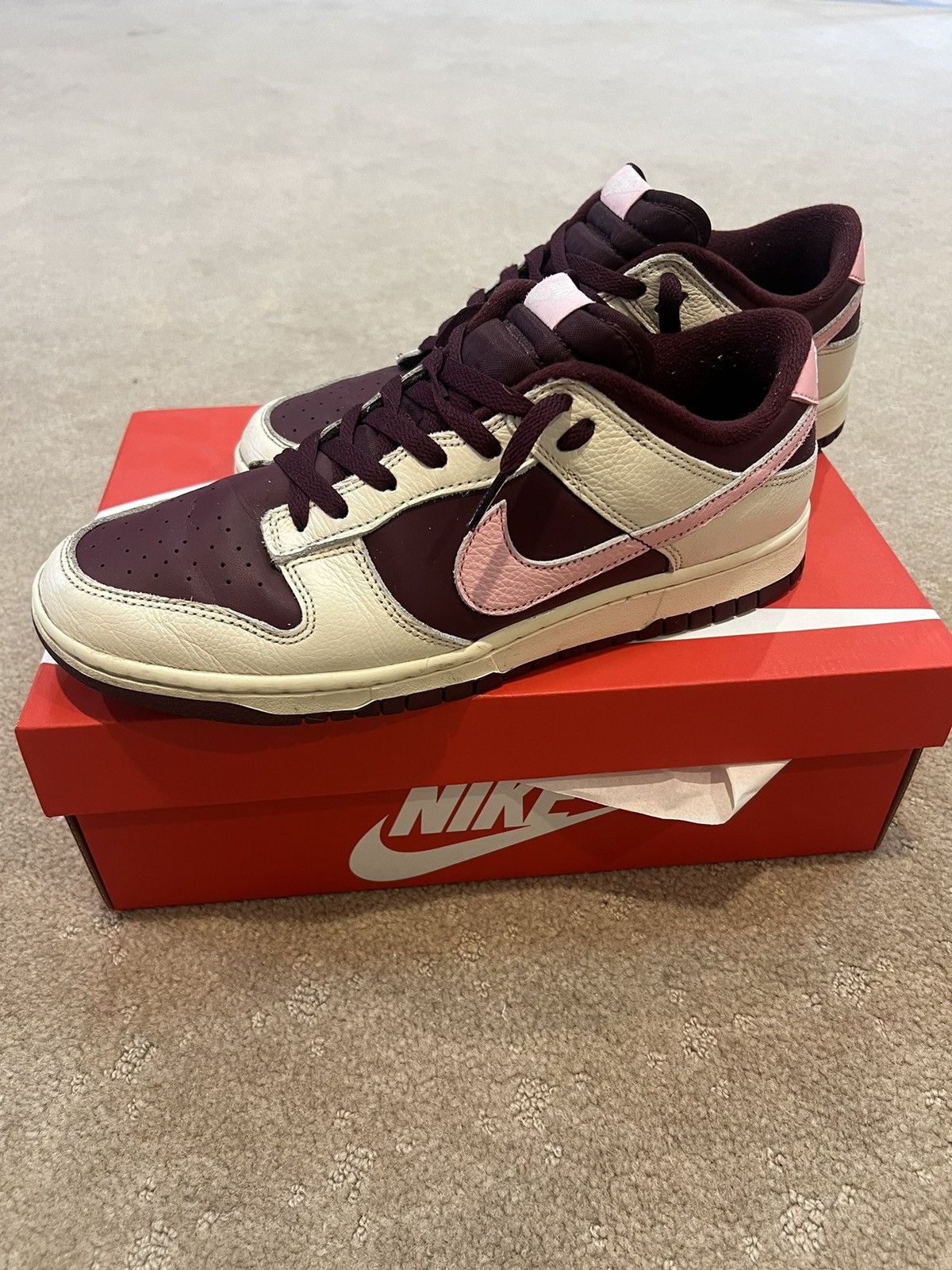 Jordan Brand × Nike Nike Dunk Low Valentines, Dunk Low Retro PRM Size US 10 / EU 43 - 4 Thumbnail