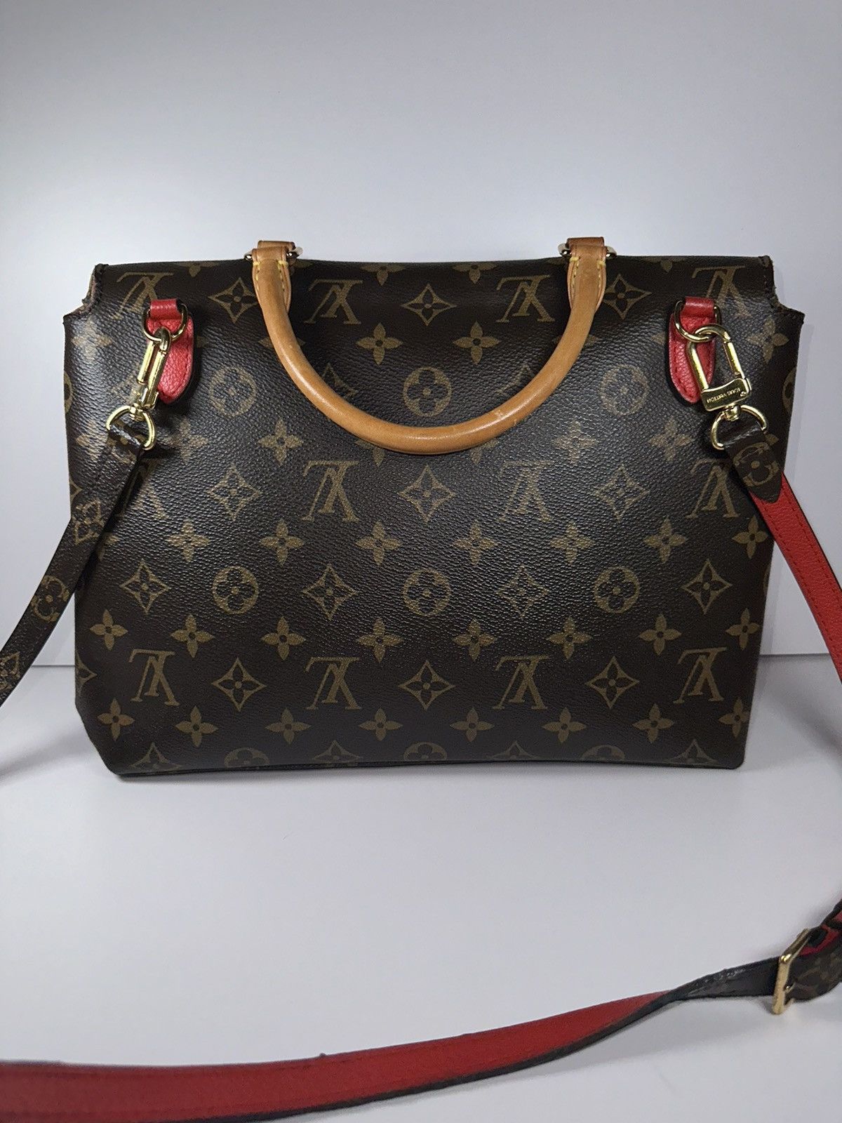 Louis Vuitton Authentic Louis Vuitton Marignan Handbag in Monogram Canvas Size ONE SIZE - 5 Thumbnail