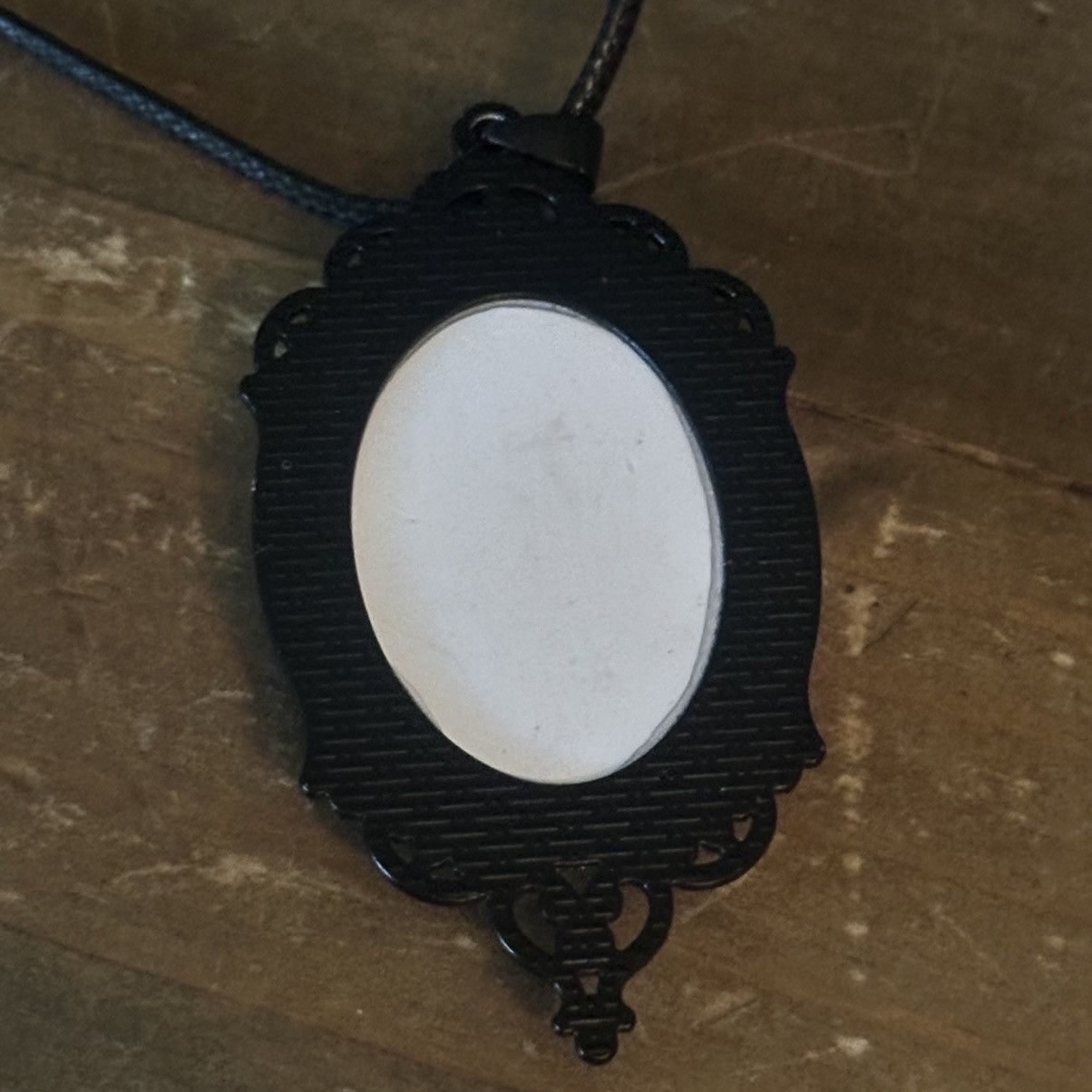 Other Cawing black crow gothic pendant necklace Size ONE SIZE - 3 Thumbnail