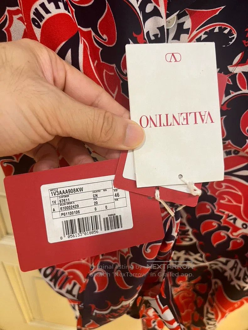 Valentino Valentino A classic printed silk shirt Size US S / EU 44-46 / 1 - 5 Thumbnail