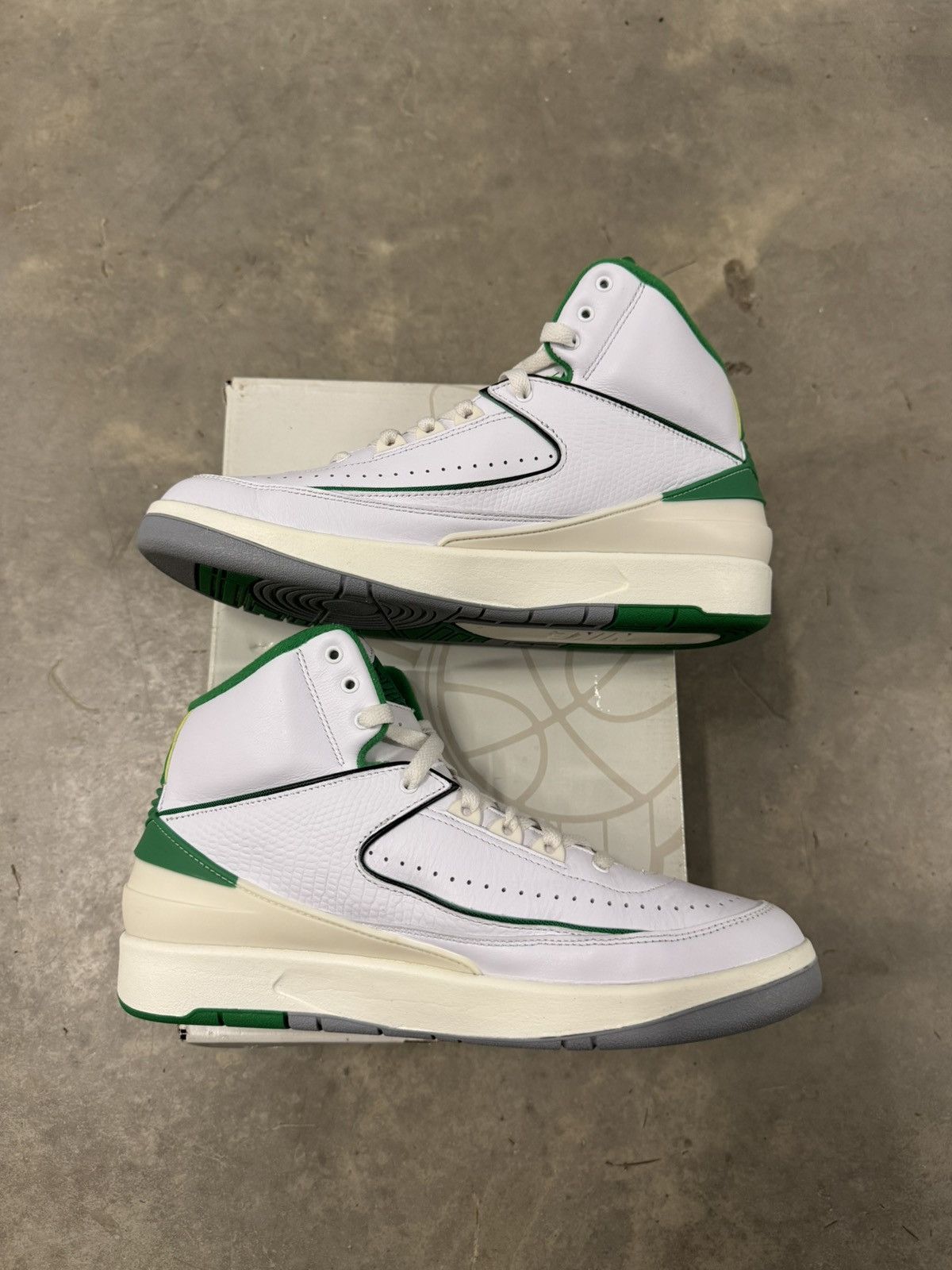 Jordan Brand Jordan 2 Retro Lucky Green Size 9 Size US 9 / EU 42 - 3 Thumbnail