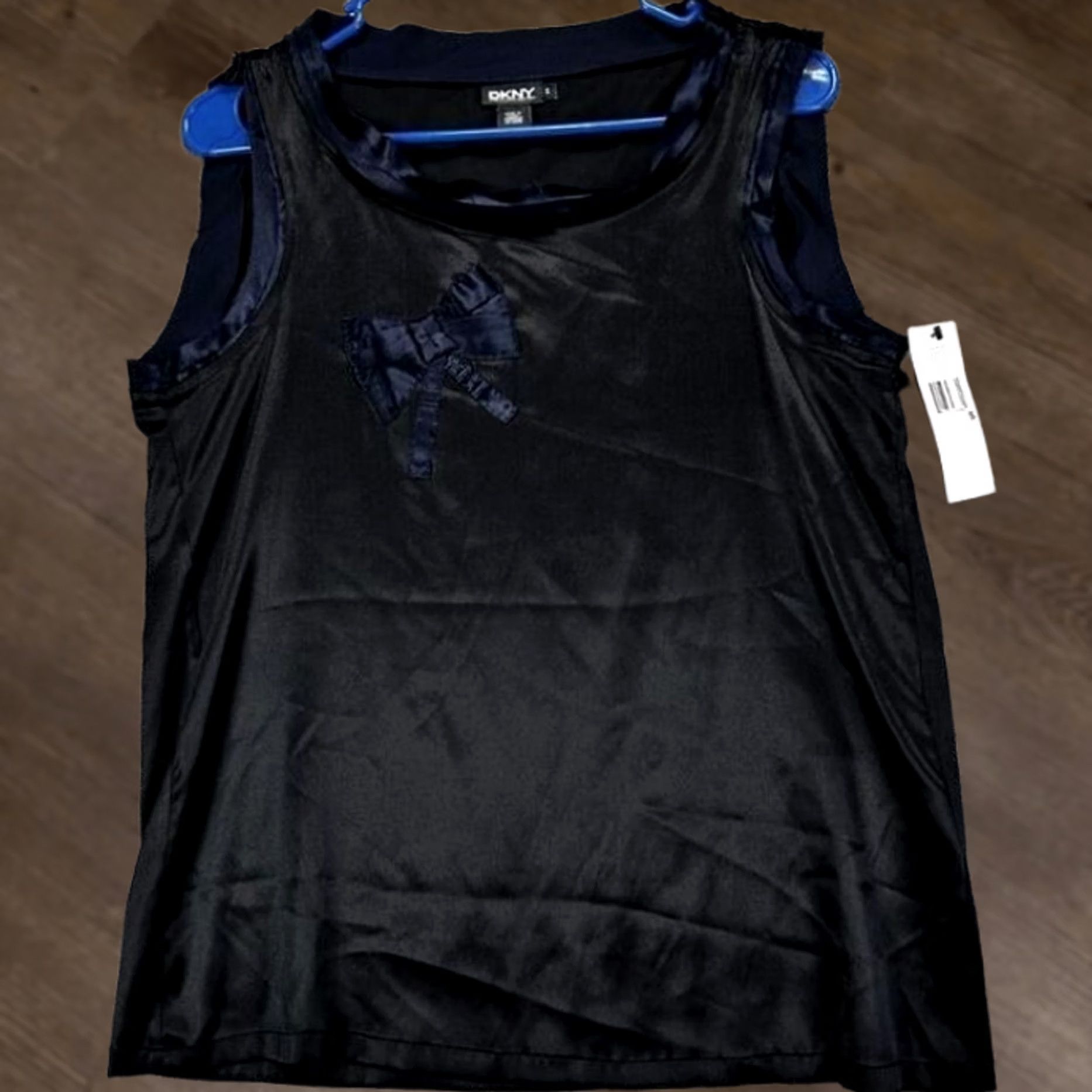 DKNY DKNY Silk Tank Top Shirt Women Small Black Tank Top Crew Neck Sleeveless Bow Solid Lightweight Easy Care 90s? No—Vintage: No Mens Womens Girls? Size S / US 4 / IT 40 - 1 Thumbnail