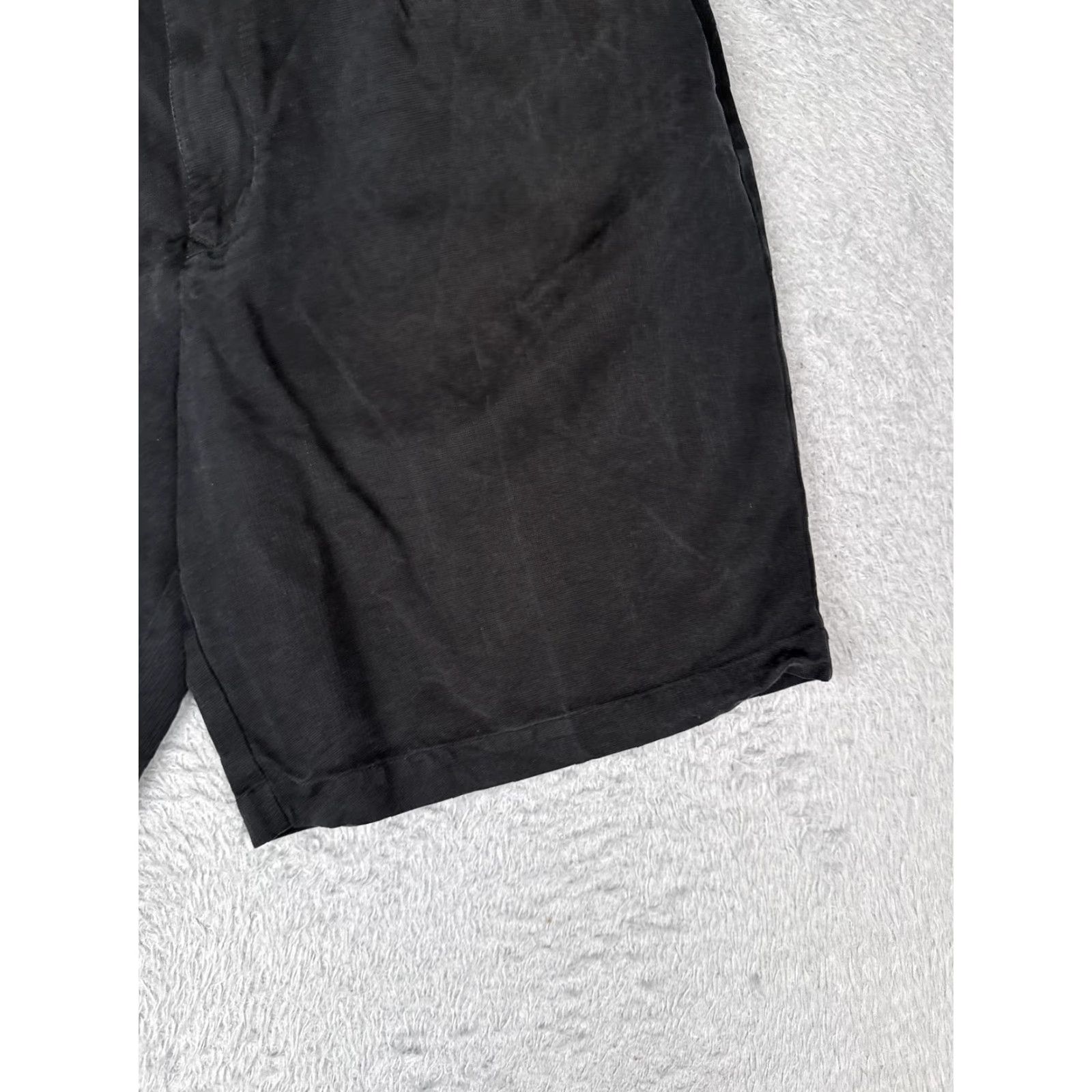 Tommy Bahama Tommy Bahama Shorts Mens 33x9 Chino Silk Black Pleated Casual Golf Resort Vacation 90s Mens Size US 33 - 2 Thumbnail