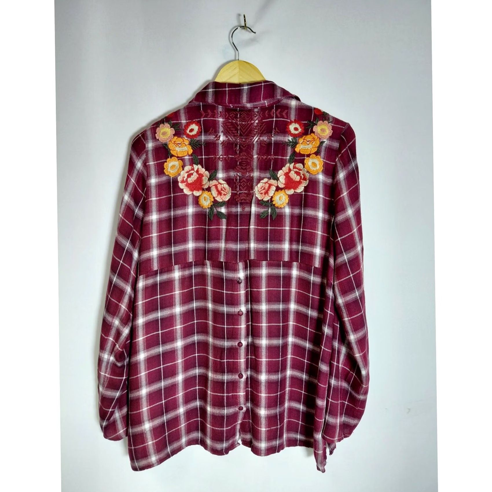 Vintage Andrée by Unit Shirt Red Plaid Embroidered Woven Long Sleeve Women Size M Size M / US 6-8 / IT 42-44 - 2 Thumbnail