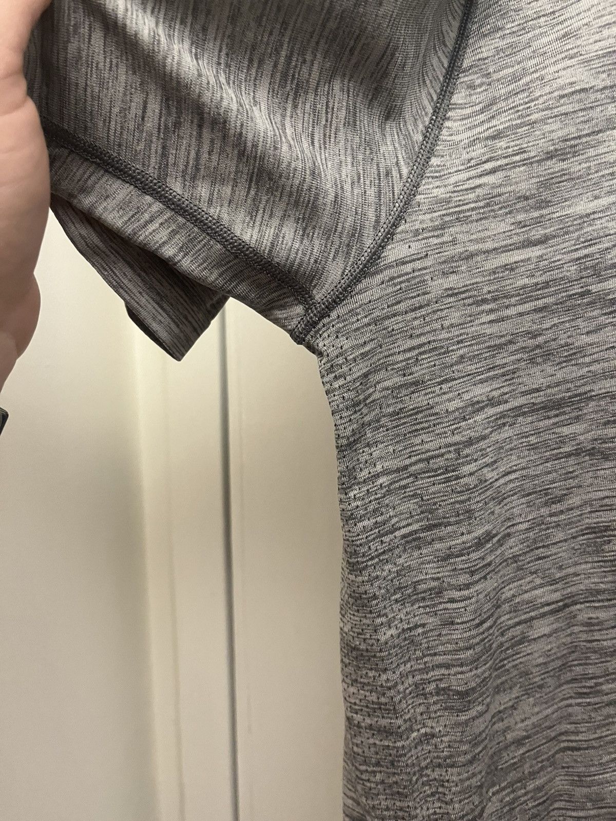 Lululemon Men’s Lululemon Metal Vent Tech polo shirt in grey Size XL Size US XL / EU 56 / 4 - 3 Thumbnail