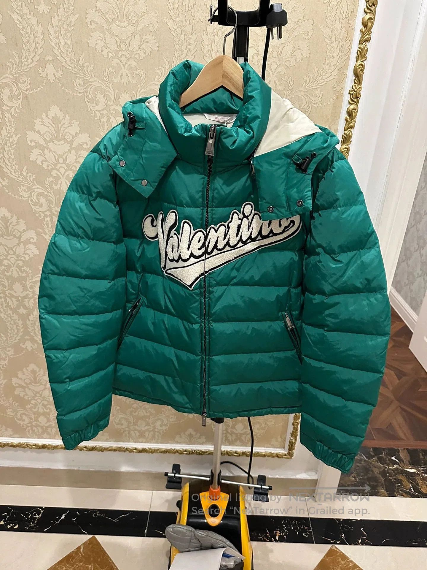 Valentino Valentino Goose Down Puffer Jacket. Size US M / EU 48-50 / 2 - 1 Thumbnail