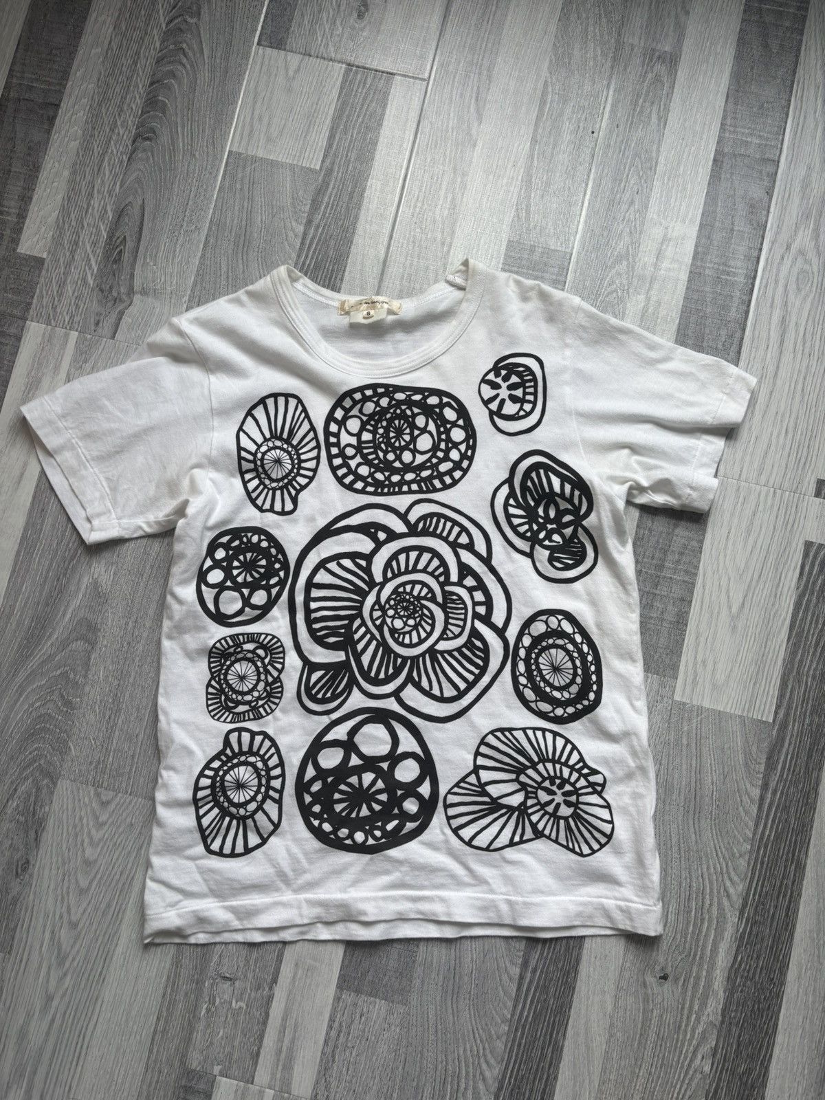 Comme des Garcons Comme des Garcons AD2015 Floral Print Tee T-Shirt Size S / US 4 / IT 40 - 1 Thumbnail