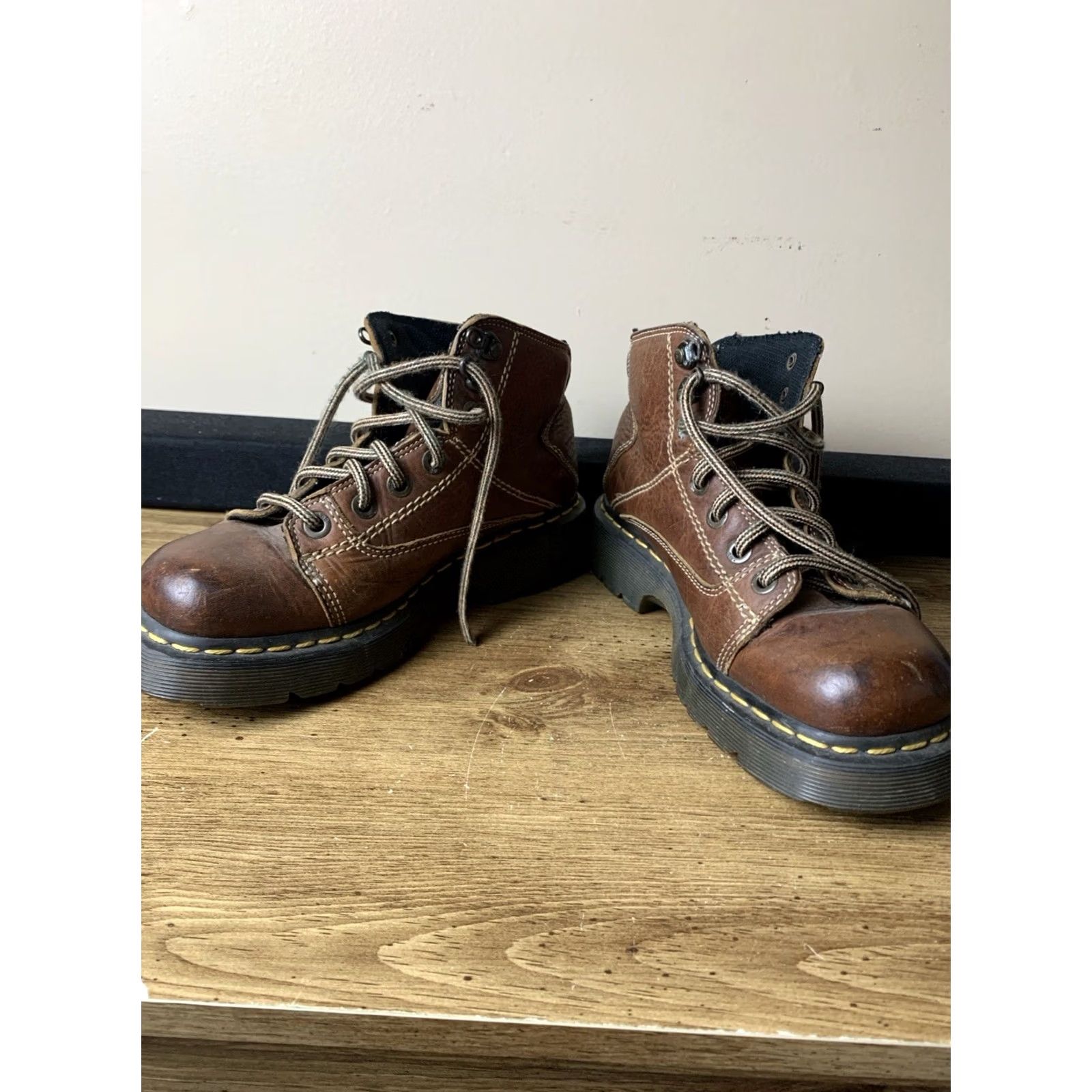 Dr. Martens VINTAGE Dr. Docs Martens 8A07 Boots Punk Grunge Mens Size UK 6 US 7 Brown Leather Lace Up Air Wair 90s Size US 7 / EU 40 - 6 Thumbnail