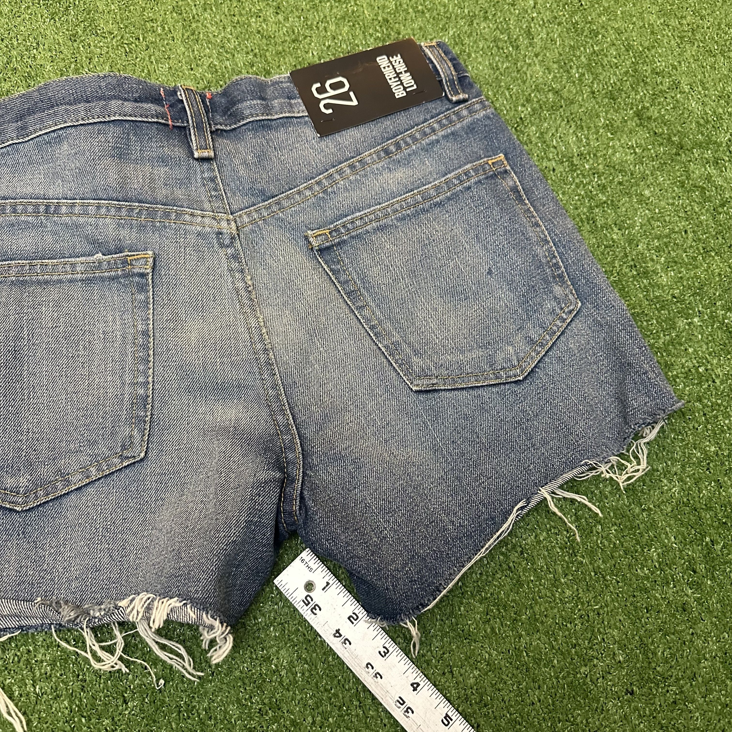 Bdg NWT Women's Boyfriend Low-Rise BDG Jean Shorts Size 33" - 4 Thumbnail