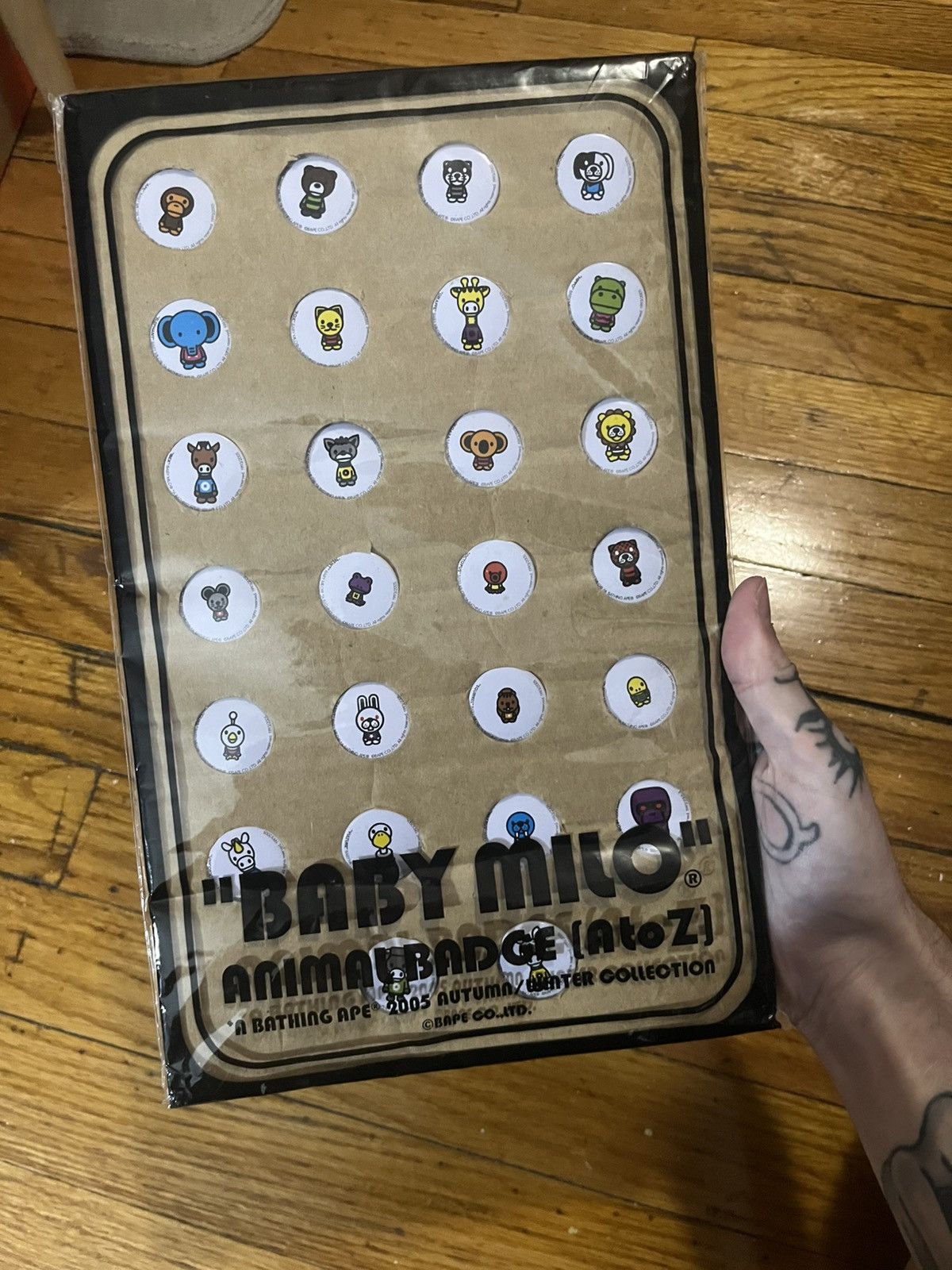 Bape Bape baby mill multiple pin set Size ONE SIZE - 1 Thumbnail